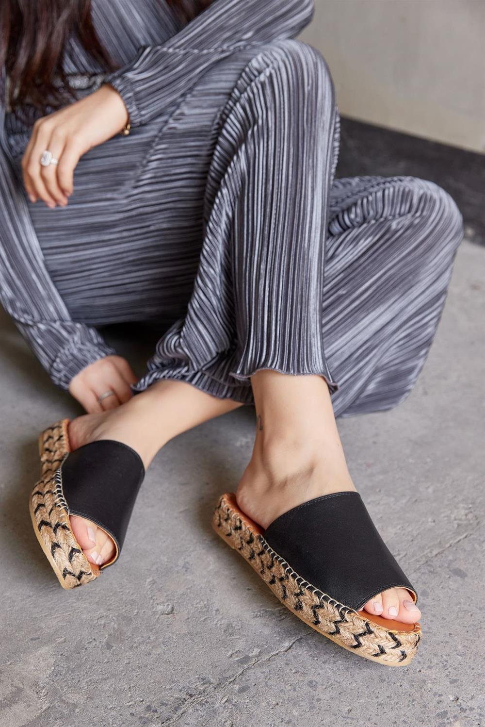 Pera Black Leather Women's Espadrilles Slippers