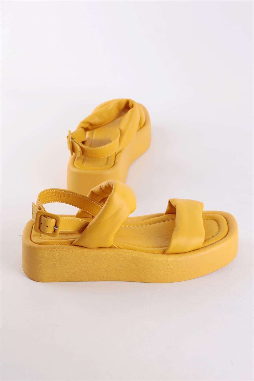 Polina Sarı Hakiki Deri Kalın Tabanlı Kadın Sandalet