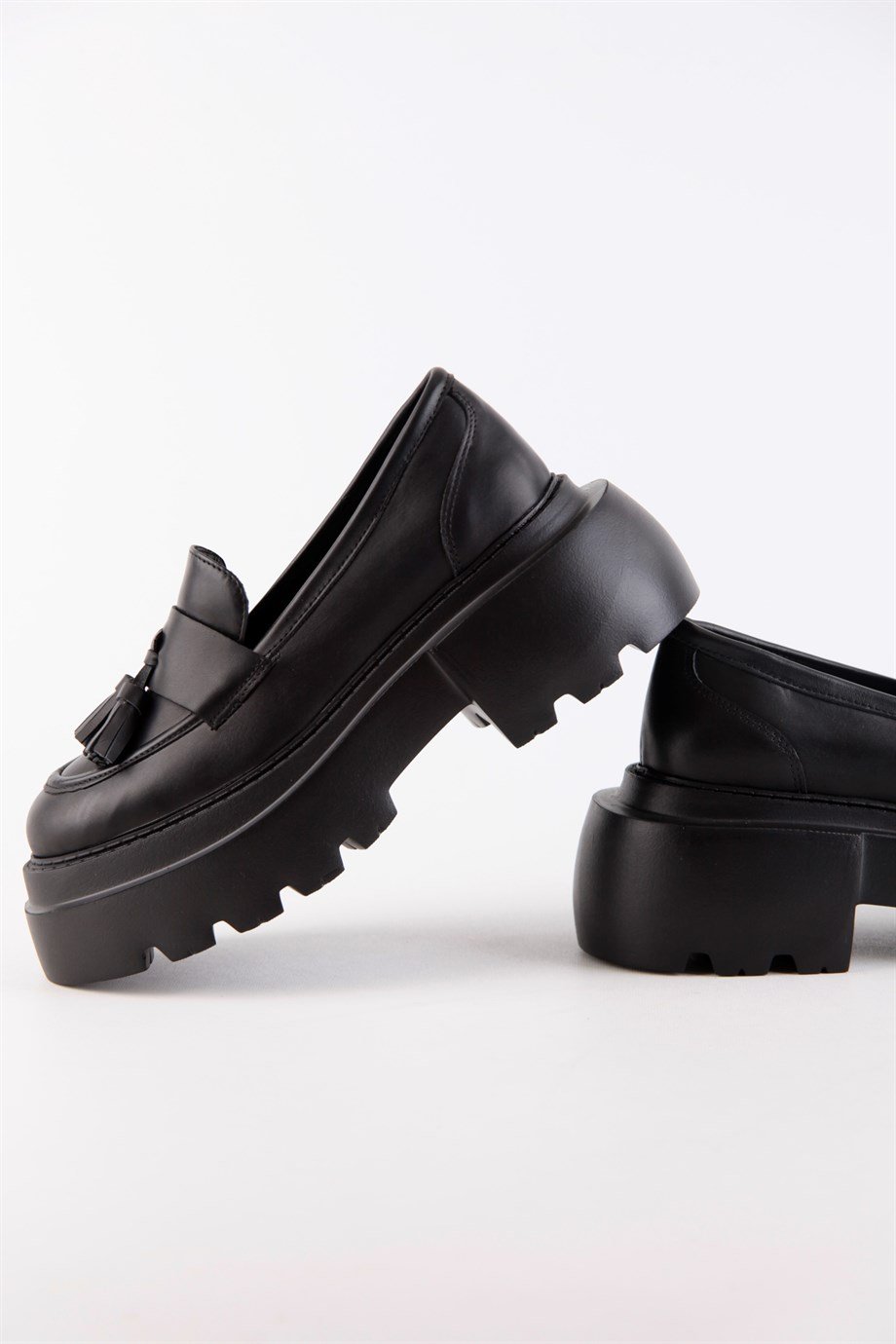 Rolanda Siyah Hakiki Deri Kalın Tabanlı Kadın Loafer