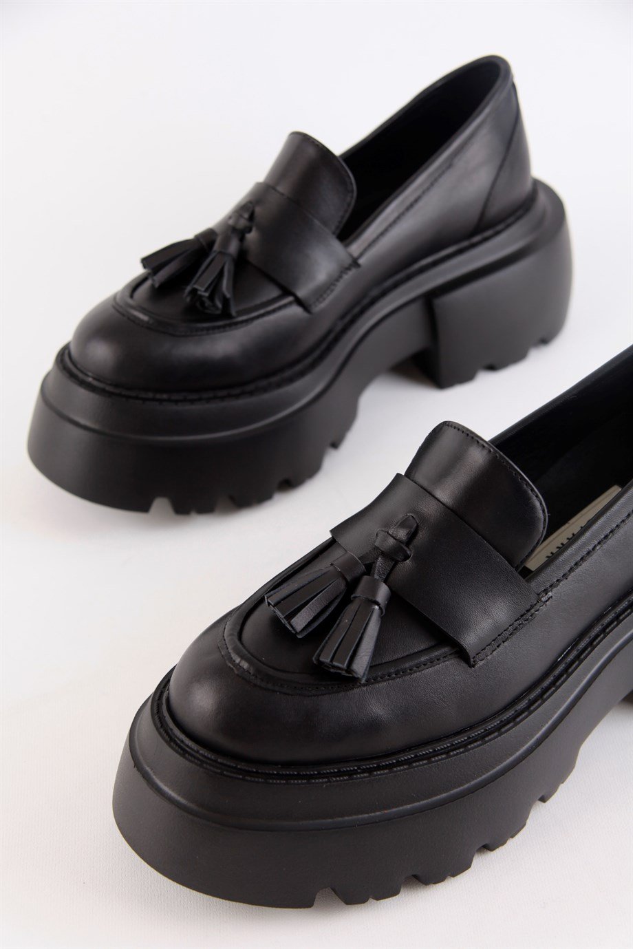 Rolanda Siyah Hakiki Deri Kalın Tabanlı Kadın Loafer