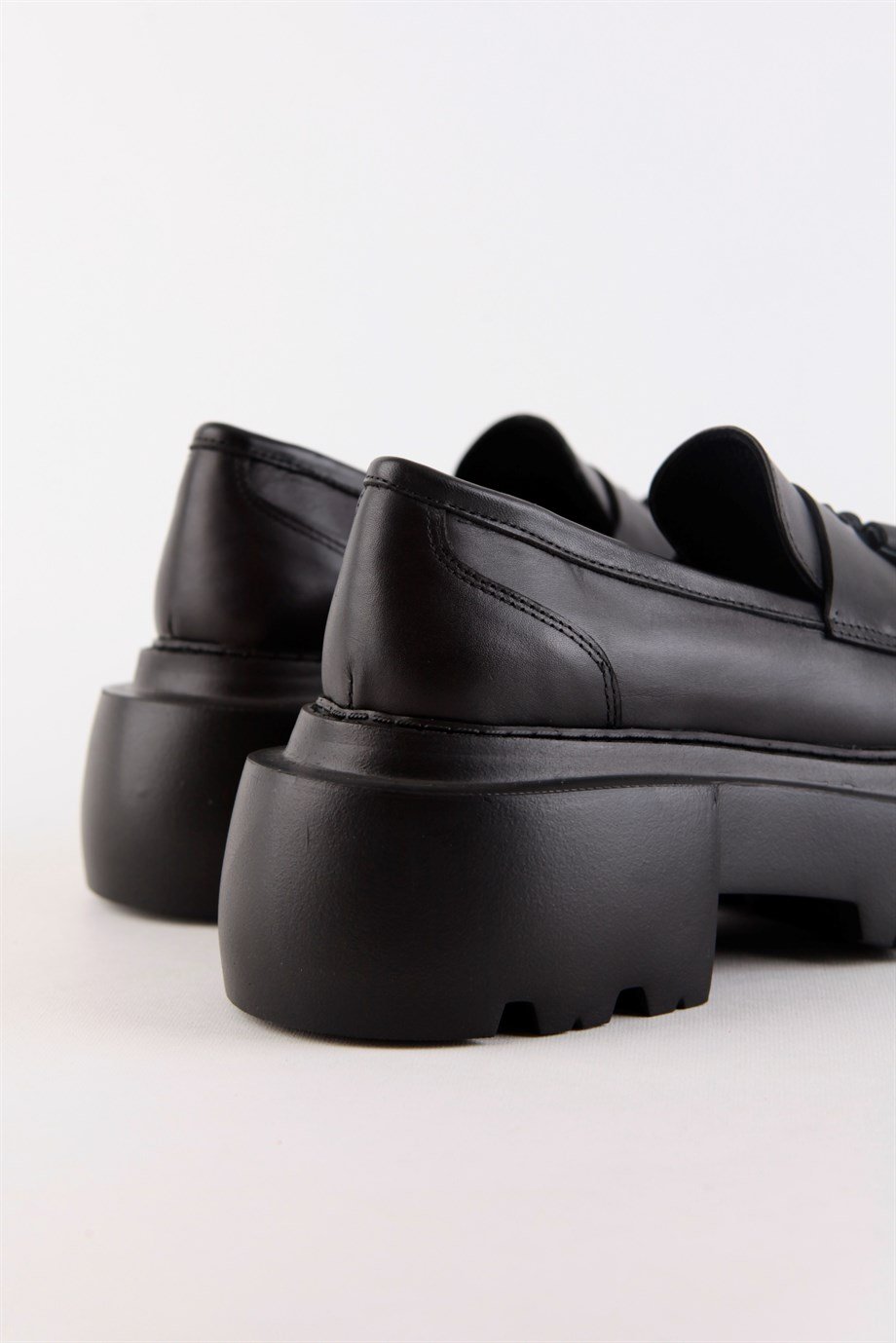 Rolanda Siyah Hakiki Deri Kalın Tabanlı Kadın Loafer