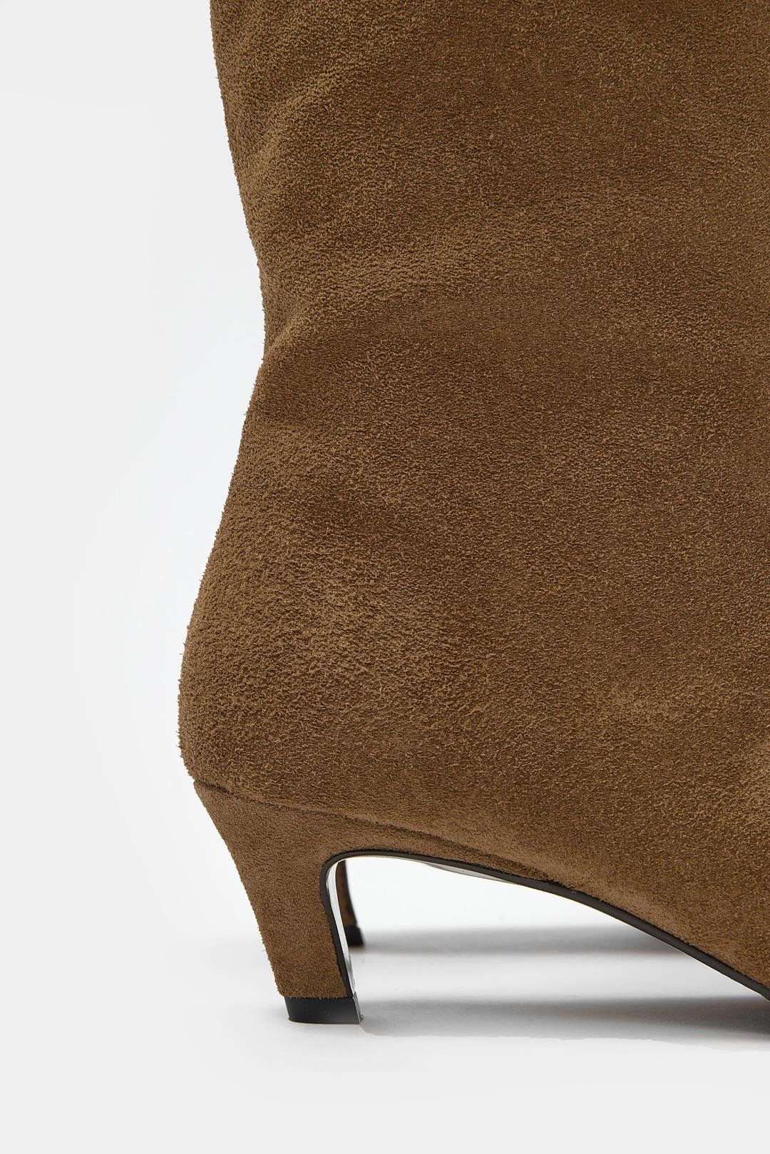 Rolene Sigaro Süet Hakiki Deri Kısa Topuklu Kadın Çizme