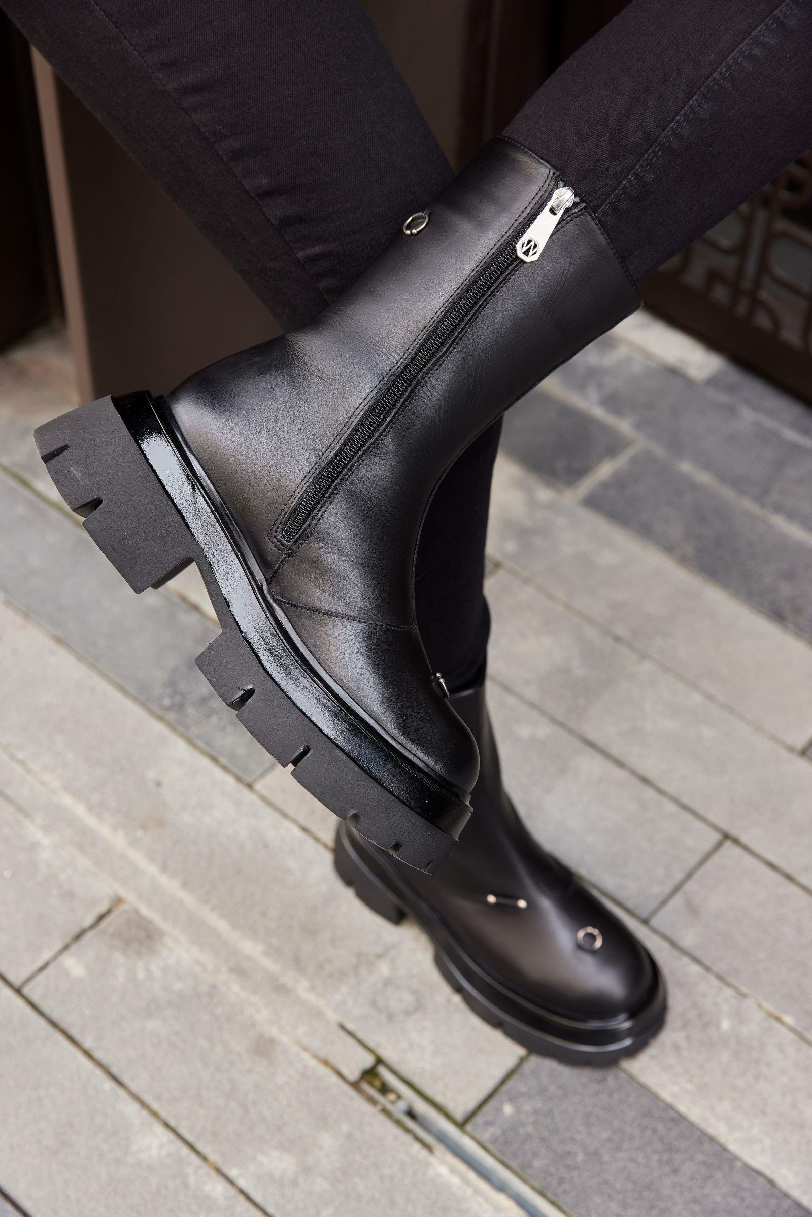 Septum Siyah Hakiki Deri Piercing Detaylı Kalın Tabanlı Bot