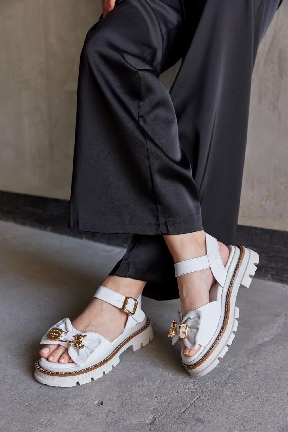 Summer Teddy Beyaz Hakiki Deri Kadın Sandalet