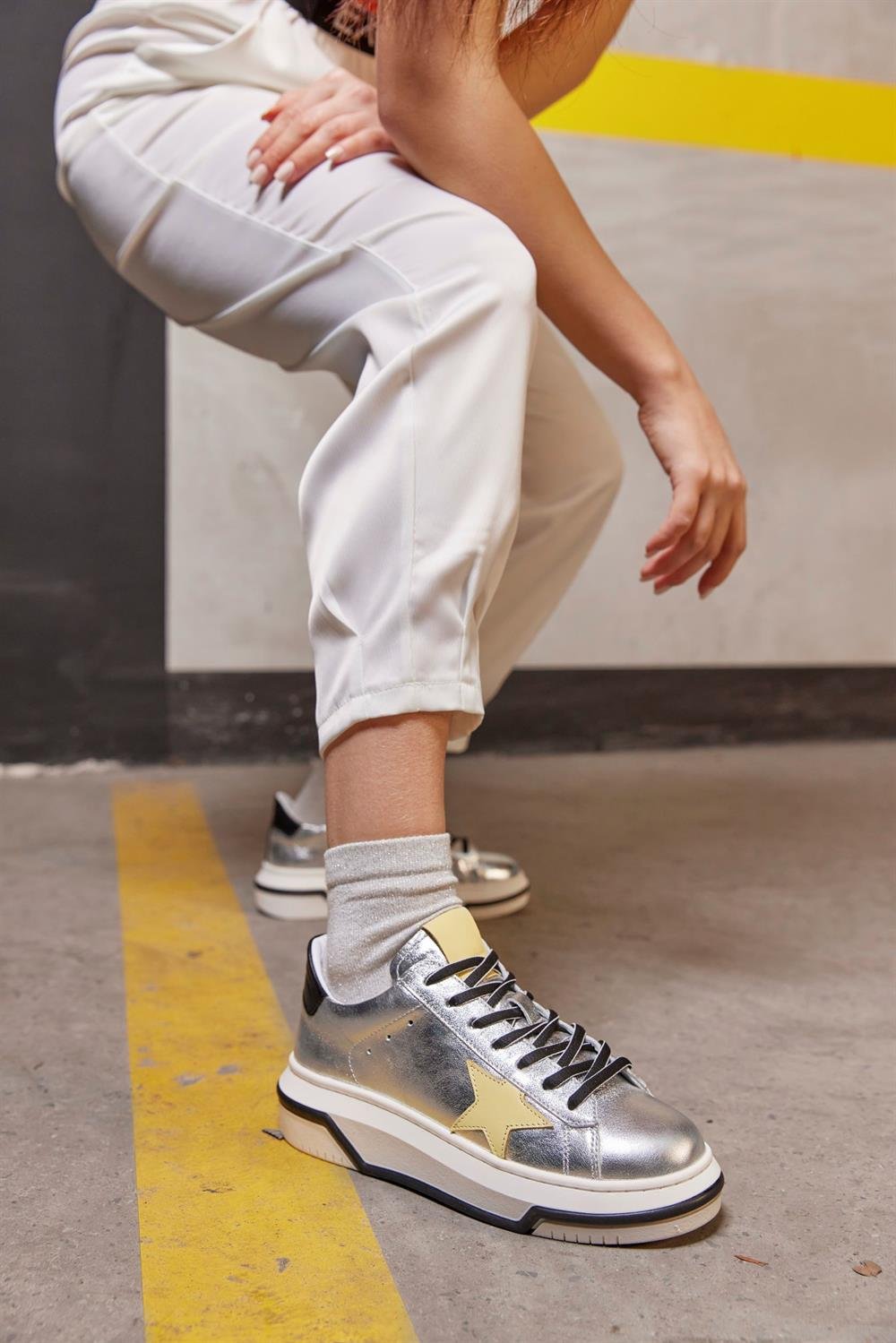 Sveta Gümüş Hakiki Deri Kadın Sneaker