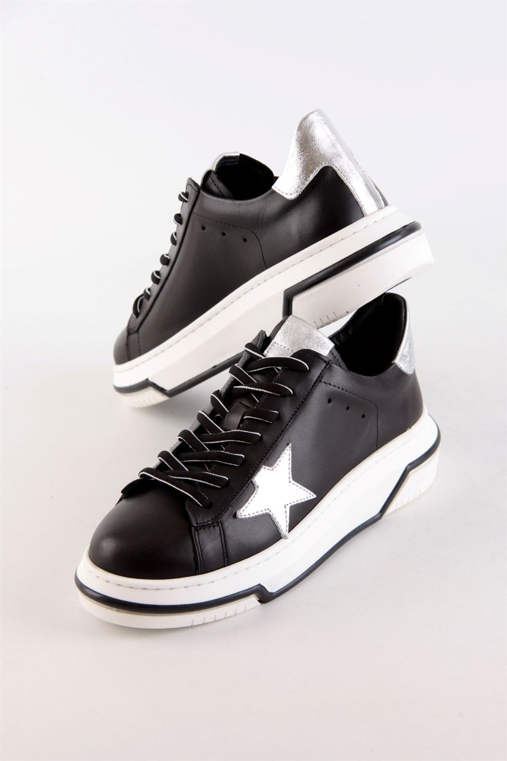 Sveta Siyah Hakiki Deri Kadın Sneaker