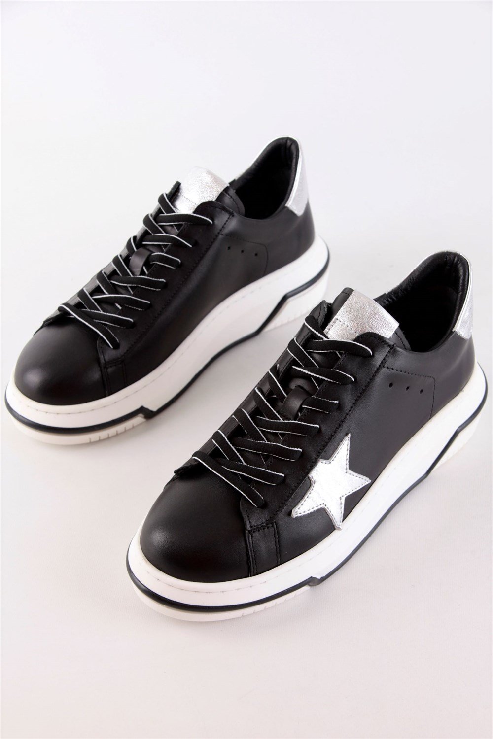 Sveta Siyah Hakiki Deri Kadın Sneaker
