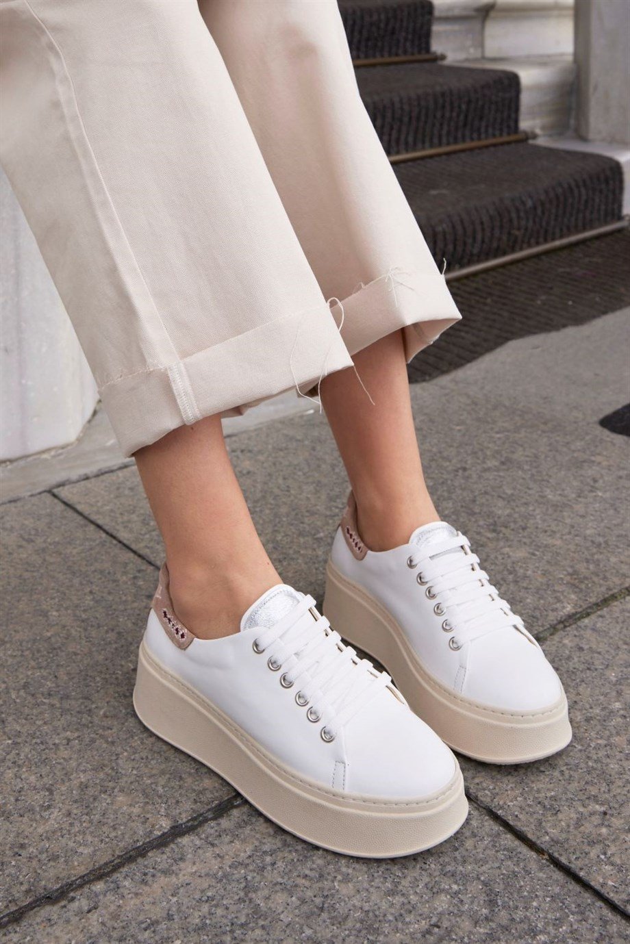 Tania Beyaz Hakiki Deri Kadın Sneaker