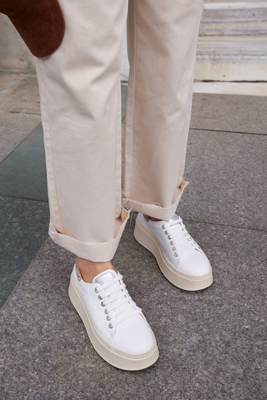 Tania Beyaz Hakiki Deri Kadın Sneaker