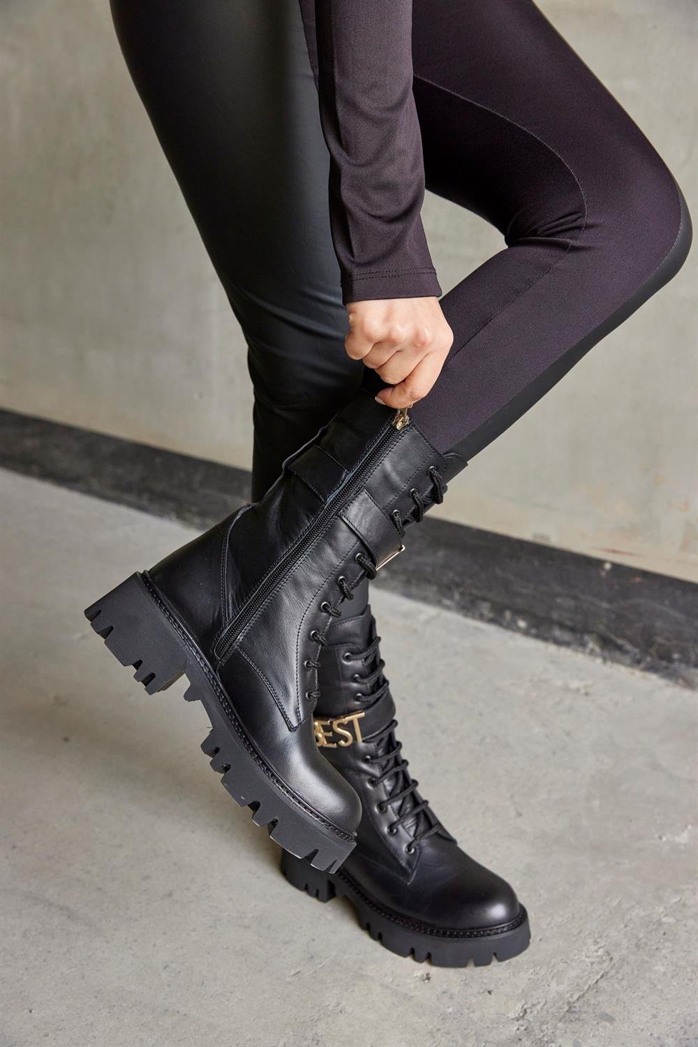 THE-BEST Siyah Hakiki Deri Kadın Postal