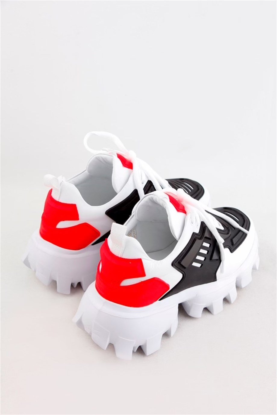 Willow Beyaz Deri Kalın Tabanlı Sneakers