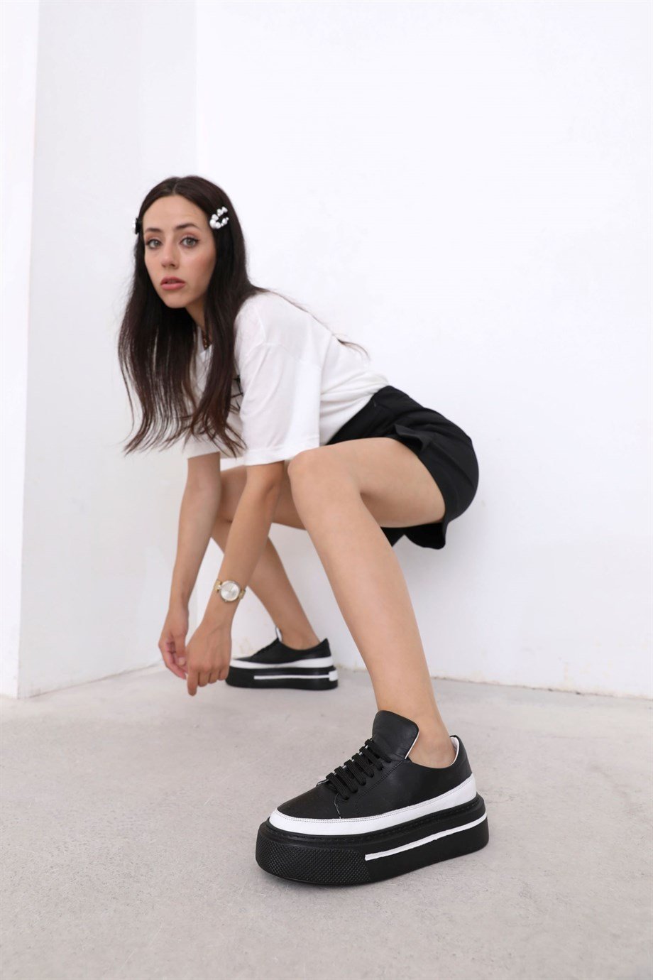 Yorgi Siyah/Beyaz Hakiki Deri Bağcıklı Kadın Sneaker