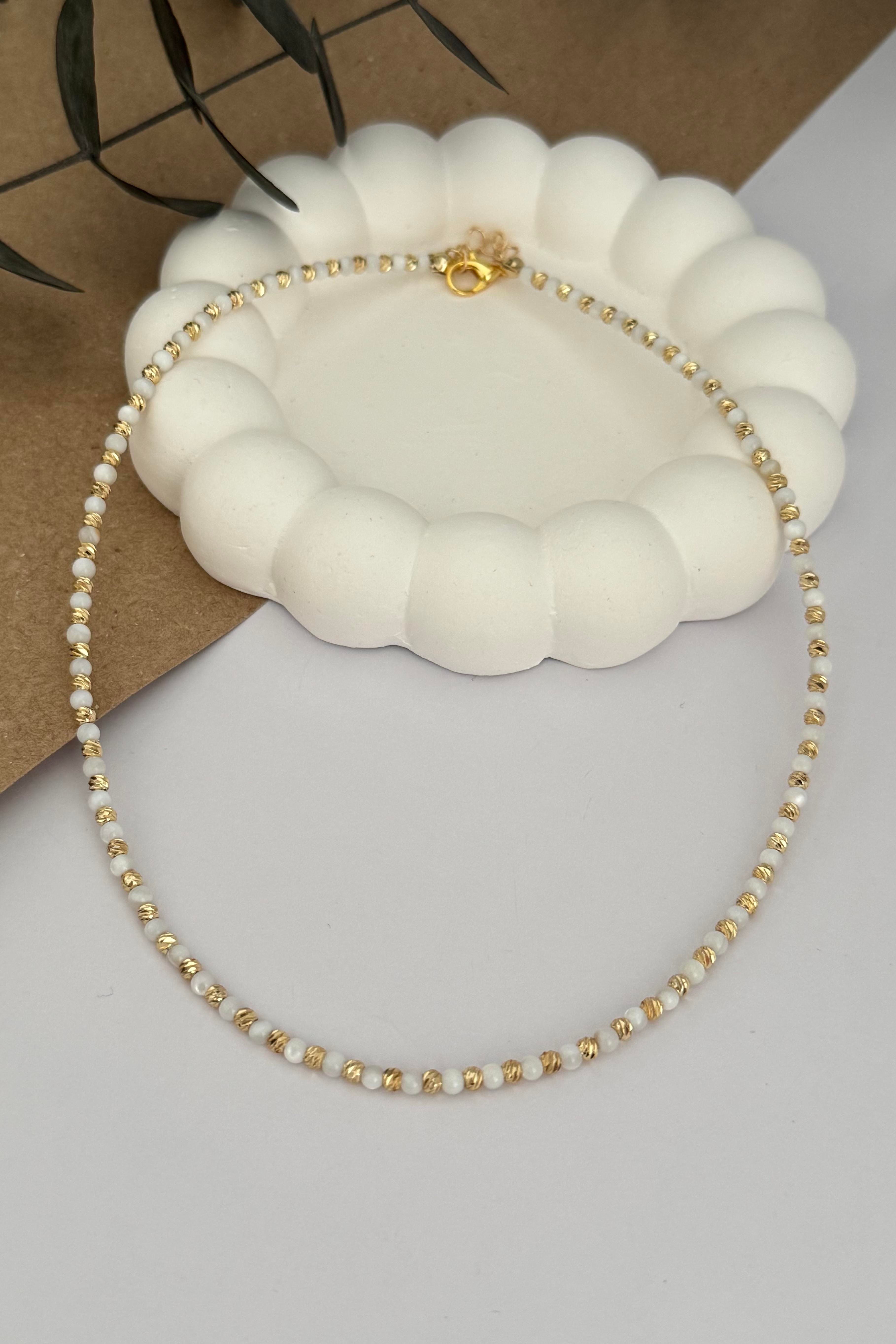 Beyaz Ve Gold Dorika Kolye