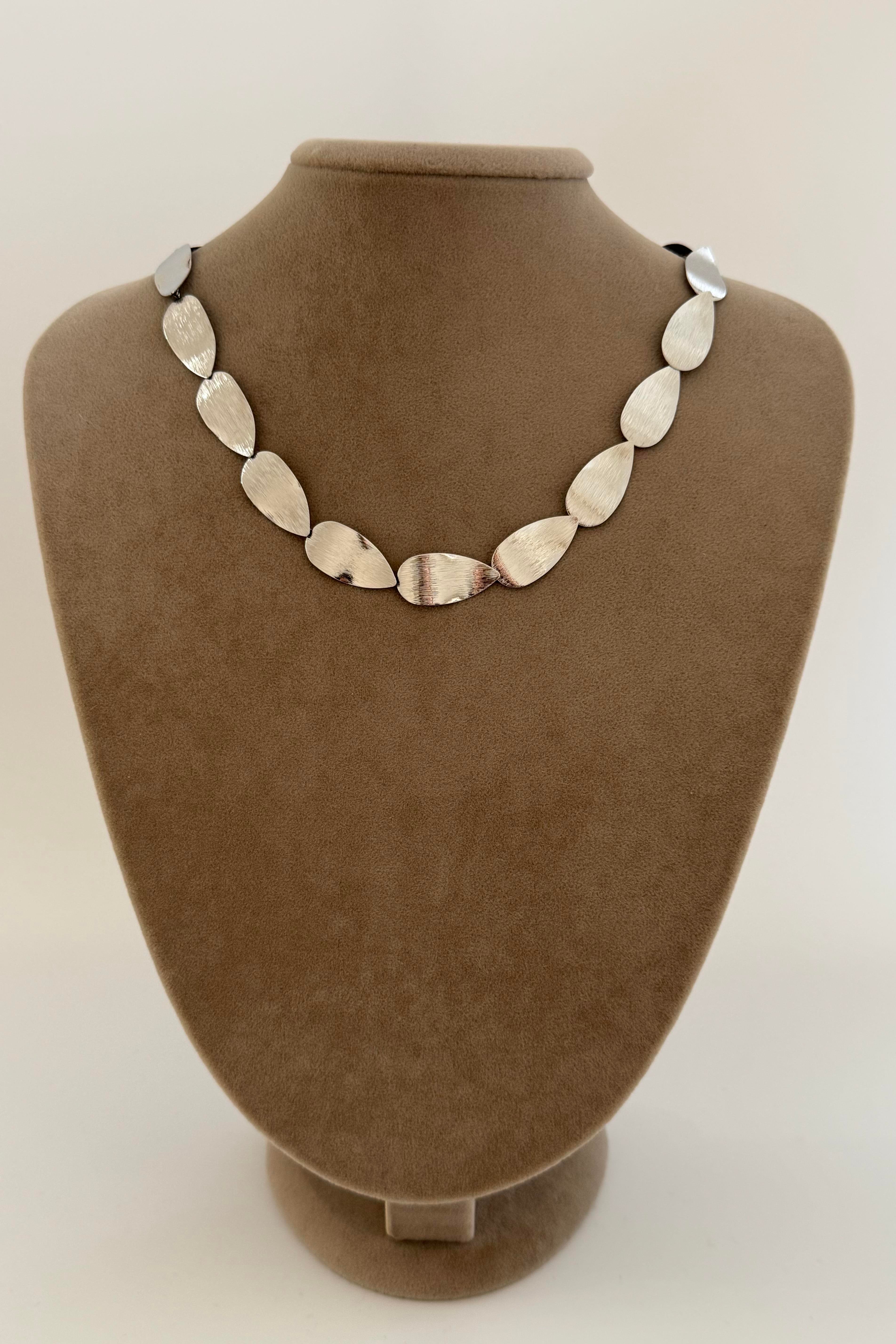 Damla Pul Motifli Silver Kolye