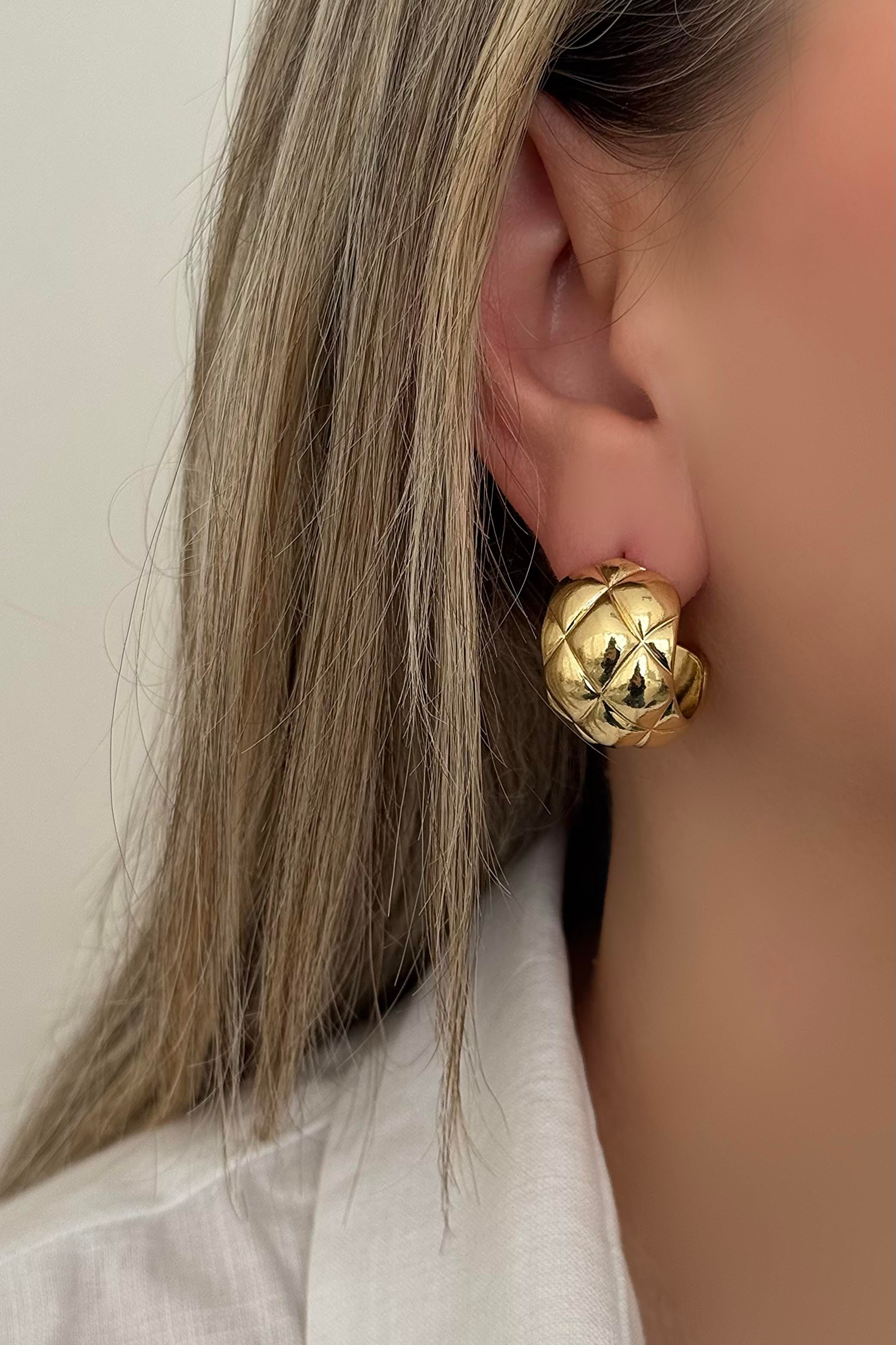 Karo Motifli Halka Gold Küpe