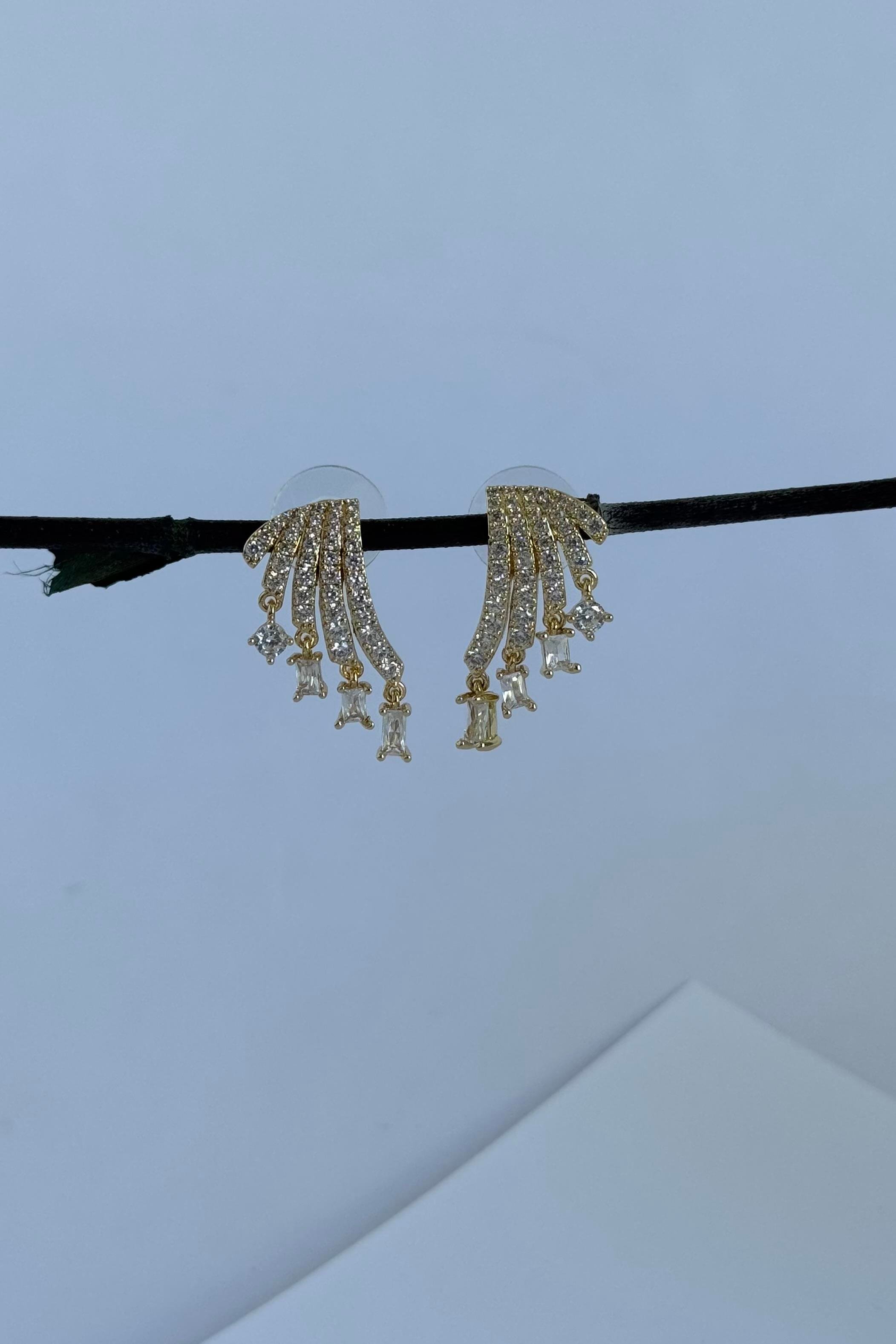 Sallantılı Taşlı Küpe