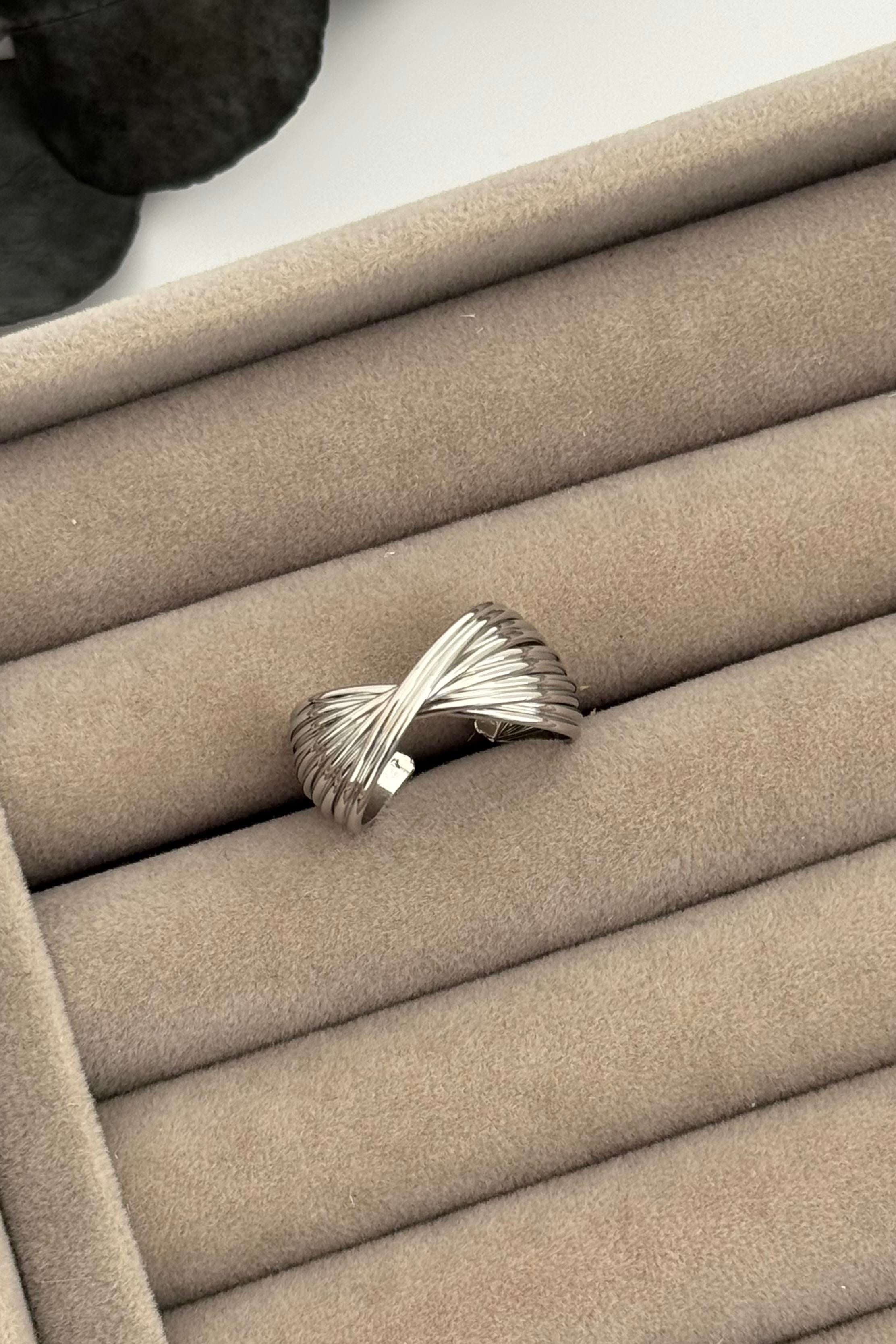 Silk Silver Yüzük