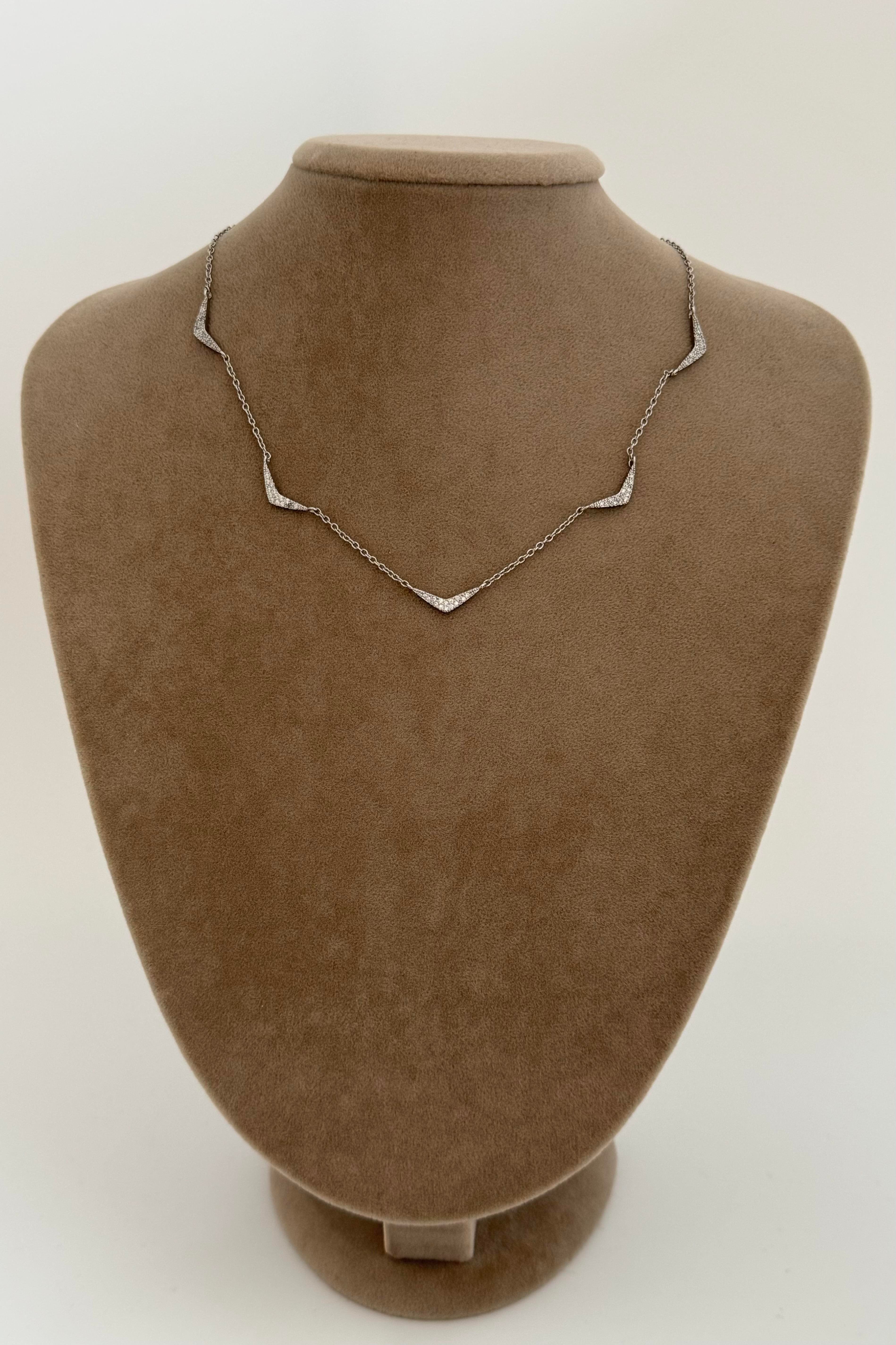 Silver Pulse Kolye