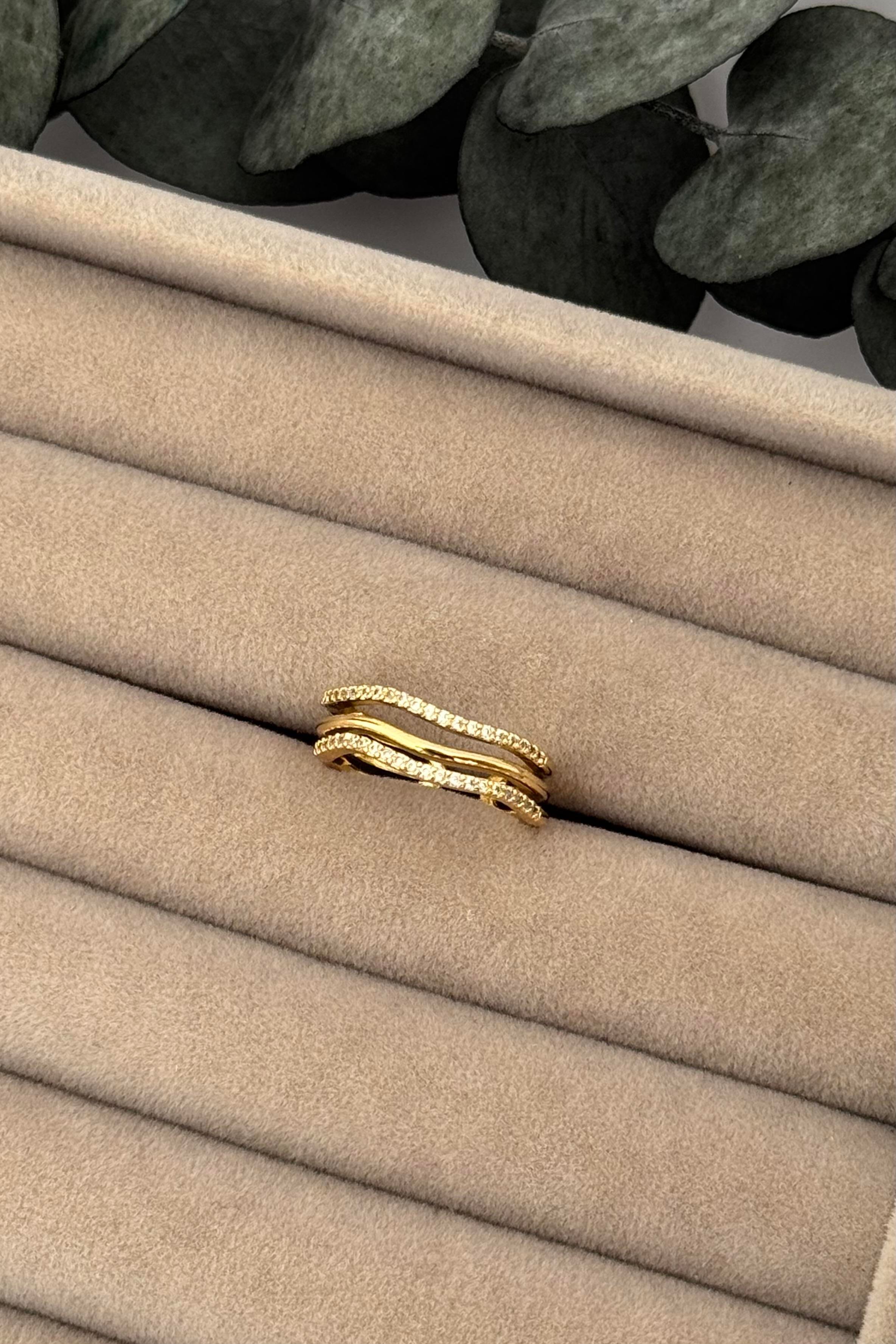 Spiral Desenli Gold Yüzük