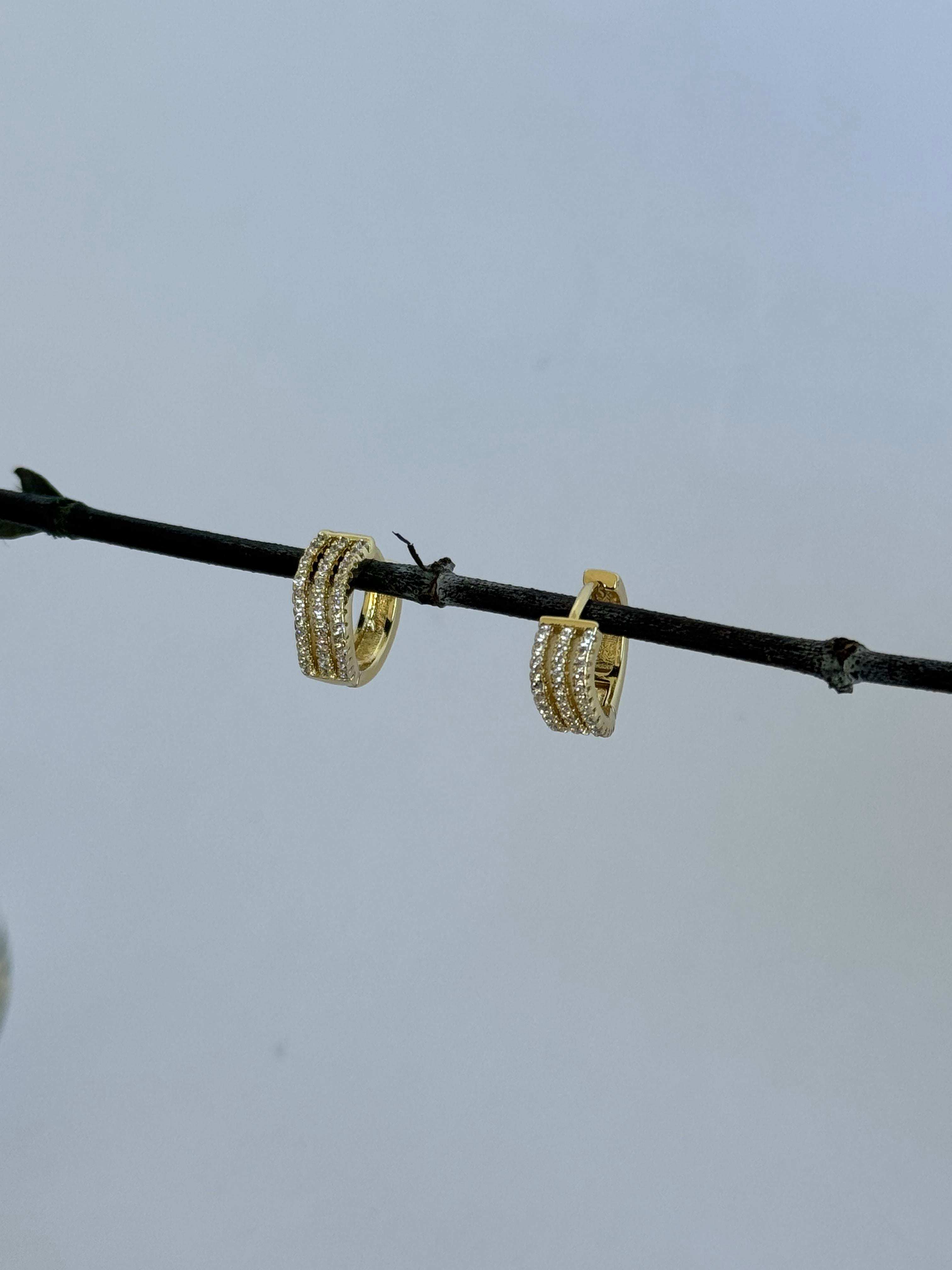 Taş Detaylı Halka Küpe