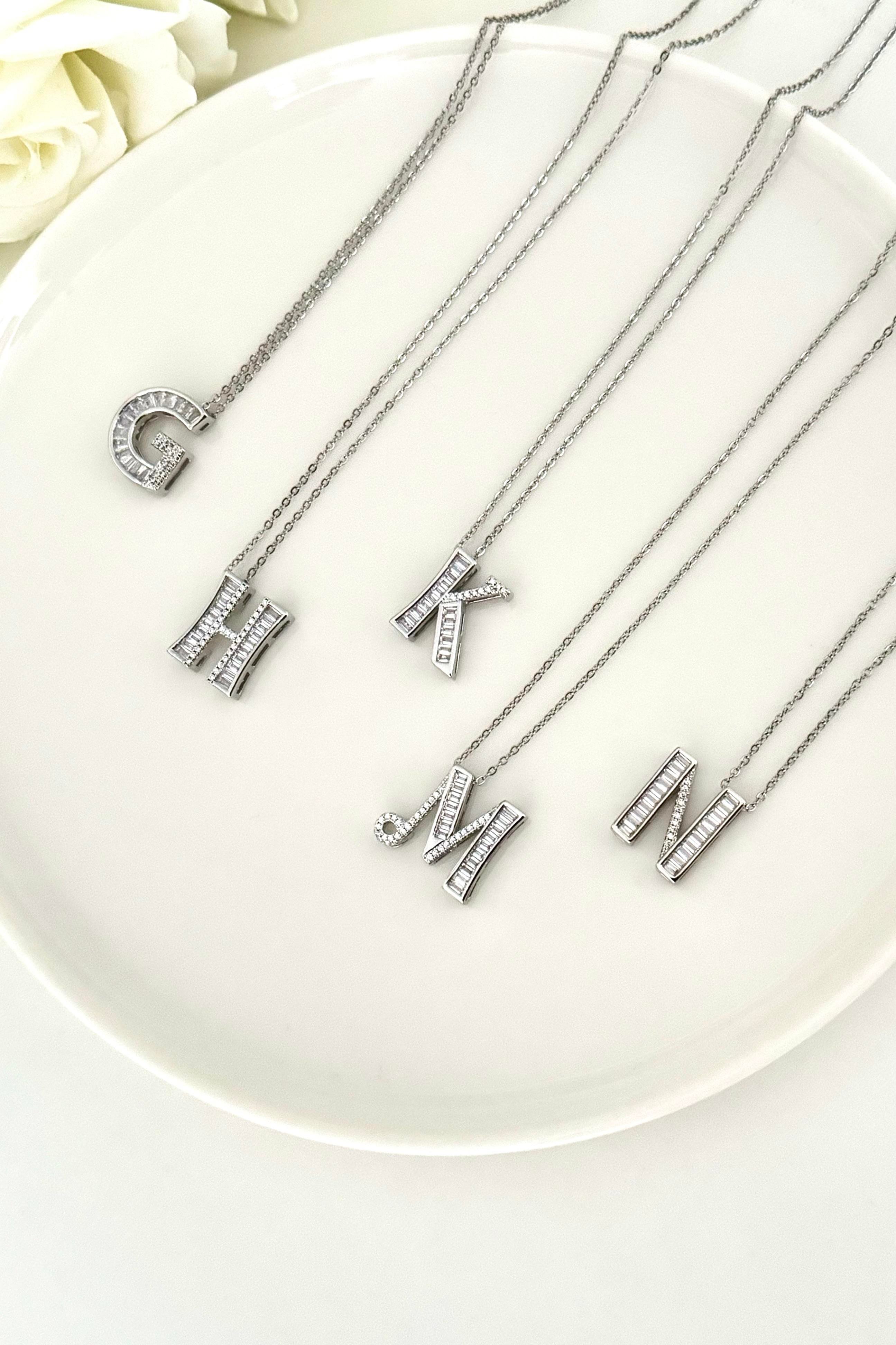 Taşlı Harf Silver Çelik Kolye 