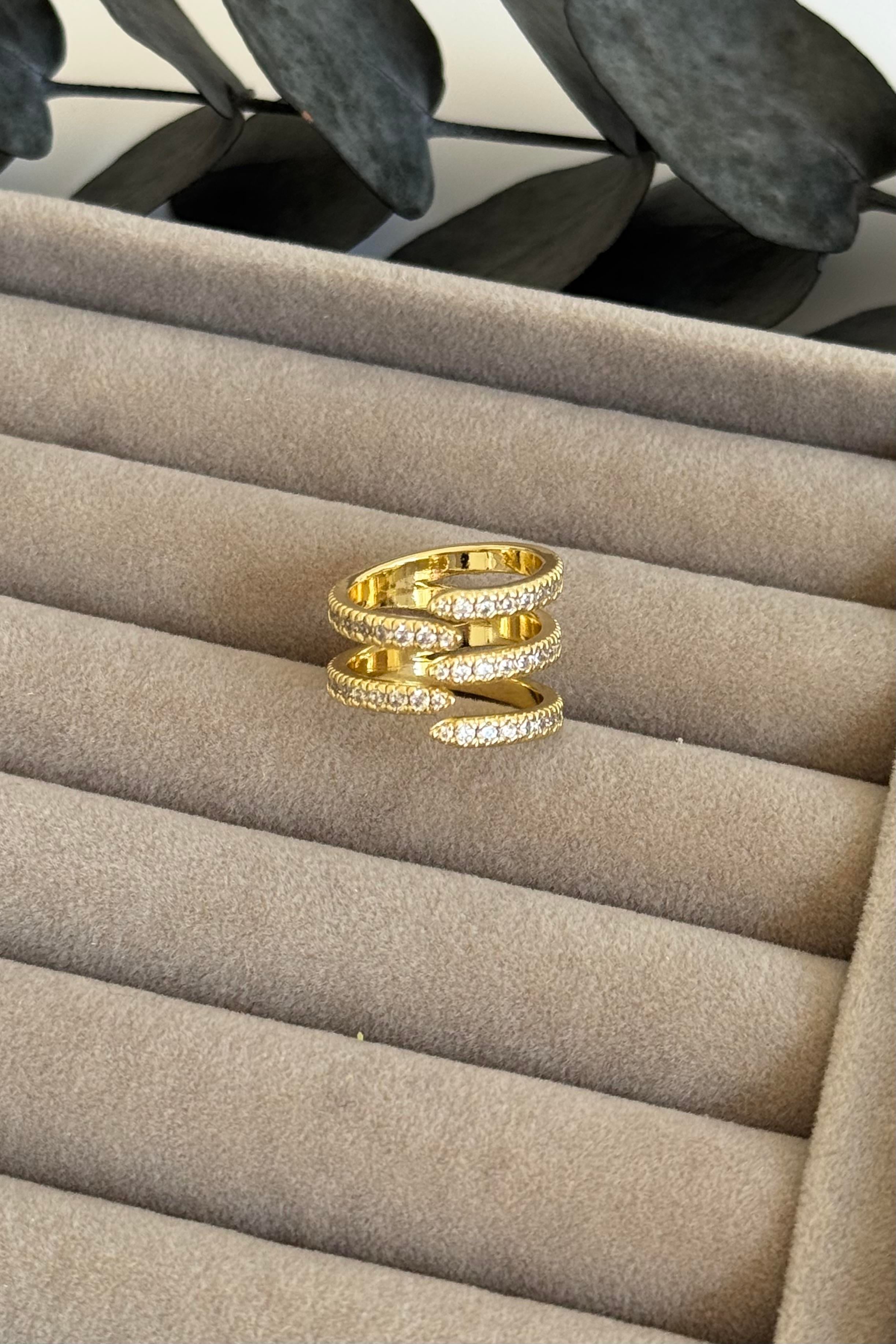 Trinity Coil Yüzük