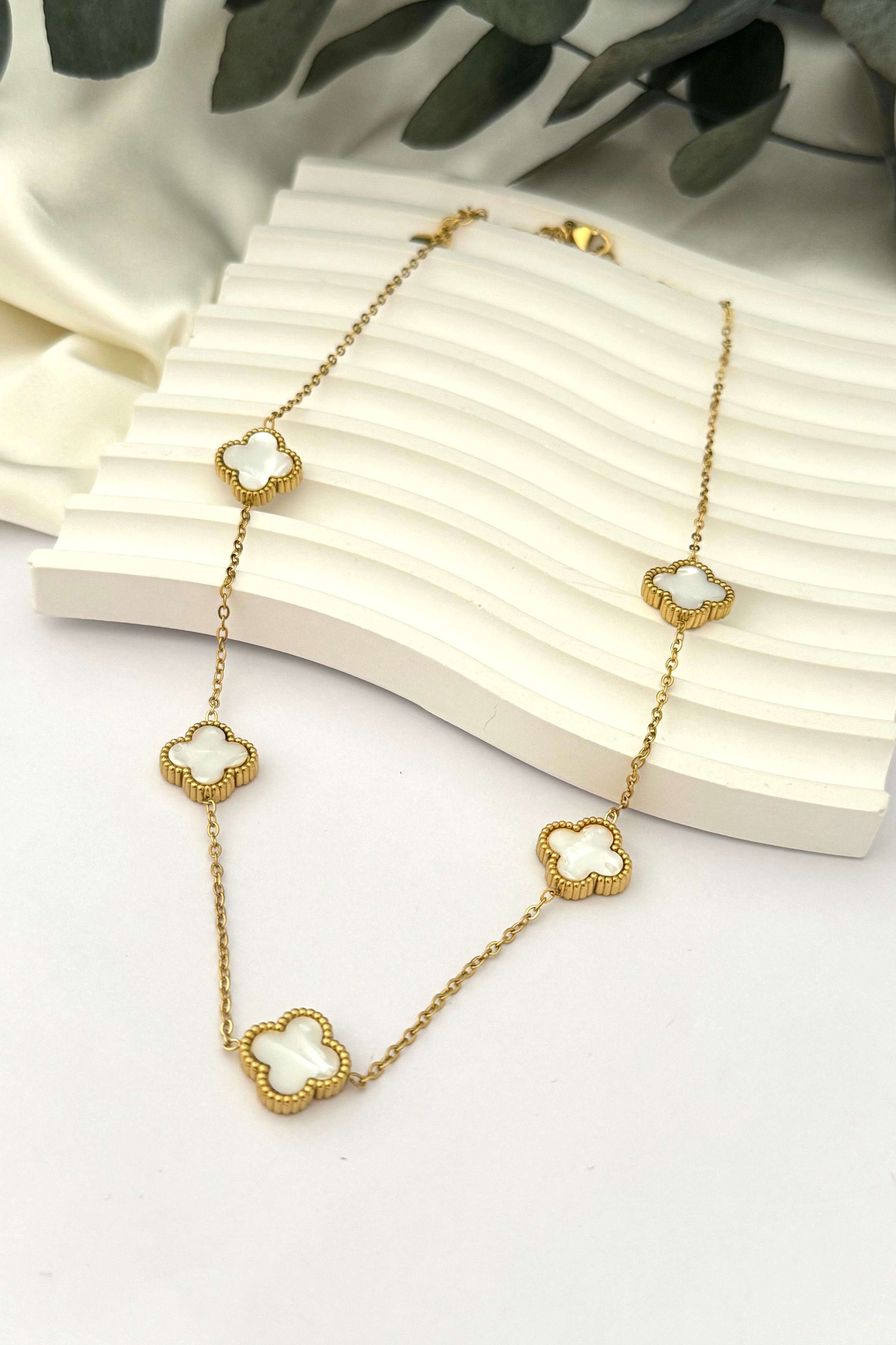 V Cleef White Kolye