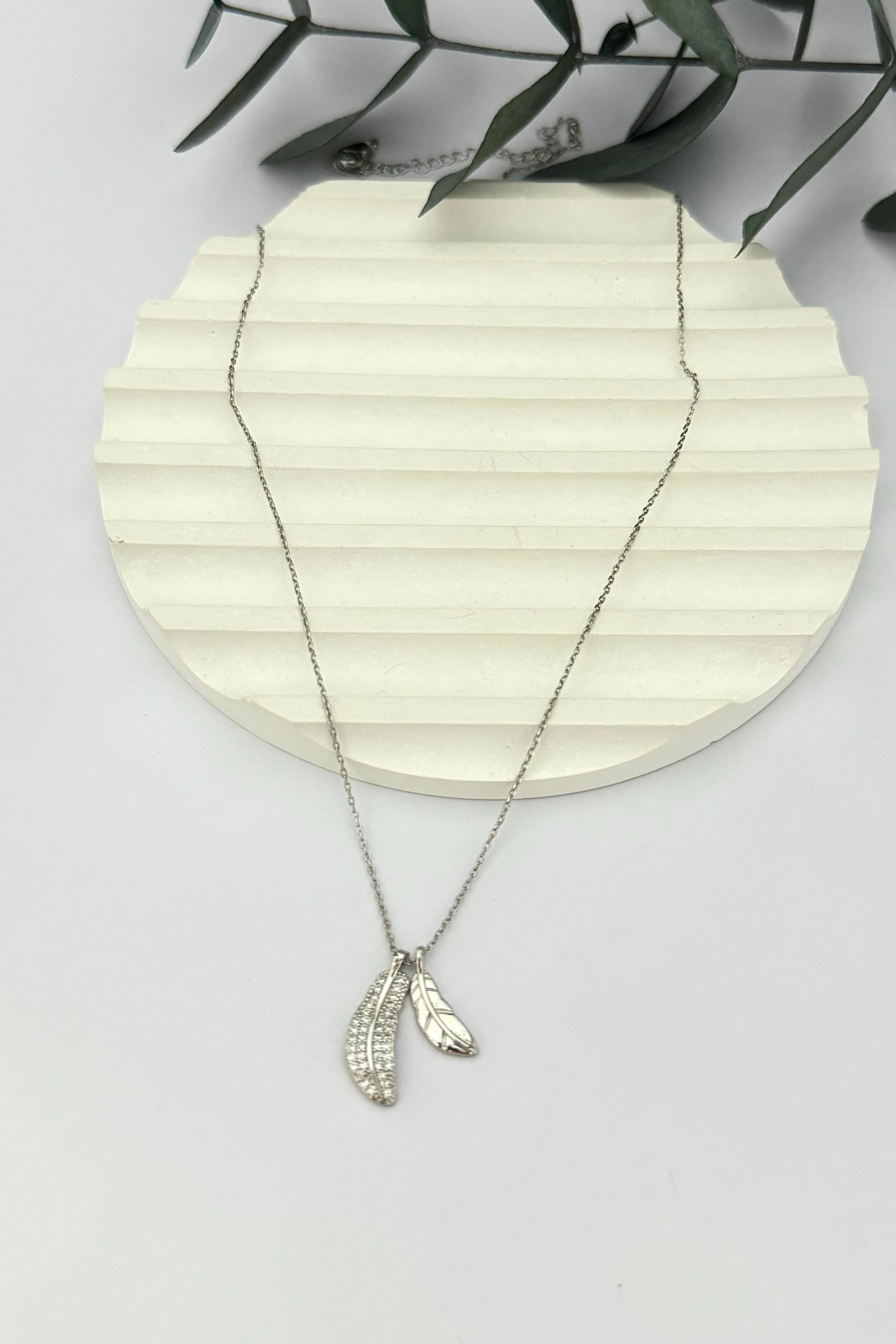 Yaprak Kolye Silver