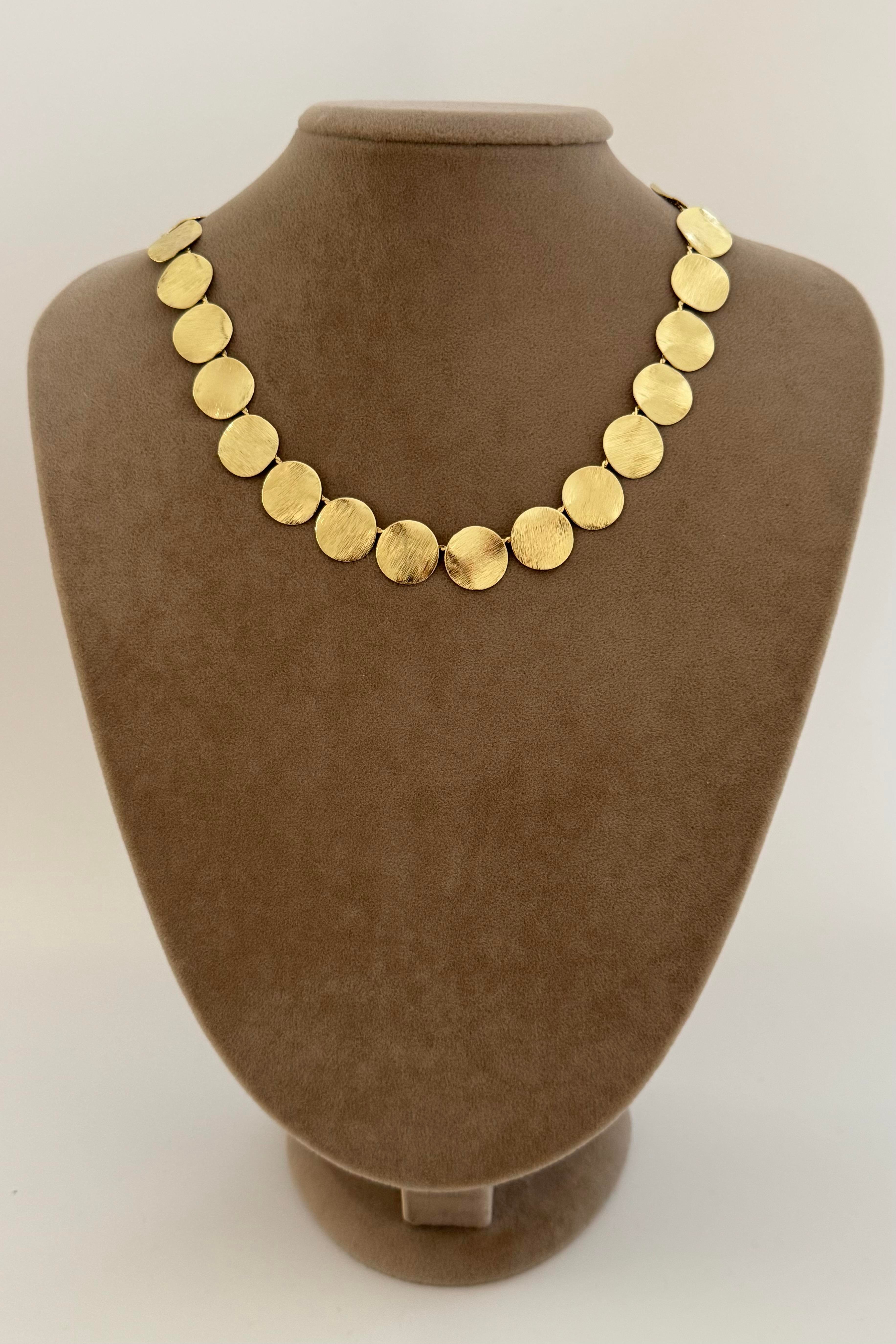 Yuvarlak Pul Motifli Gold Kolye