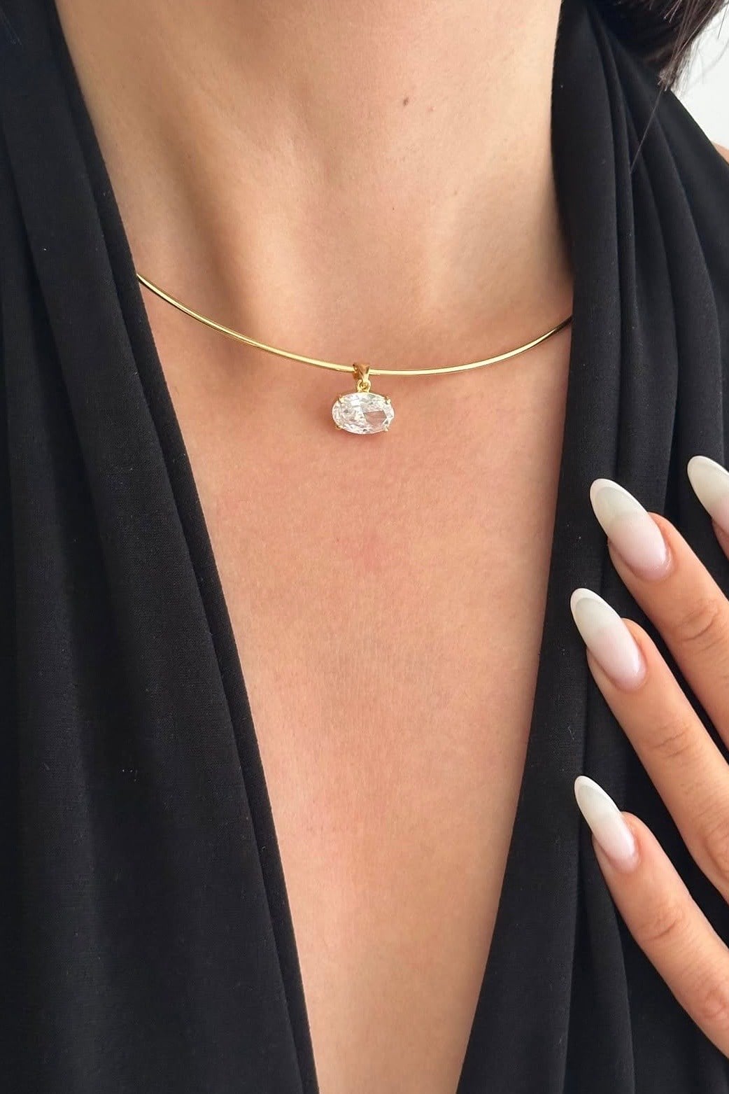 Yuvarlak Taşlı Choker Kolye