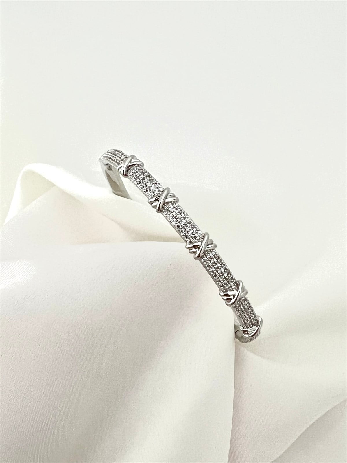 Zircon Stone Silver Çelik Kelepçe Bileklik