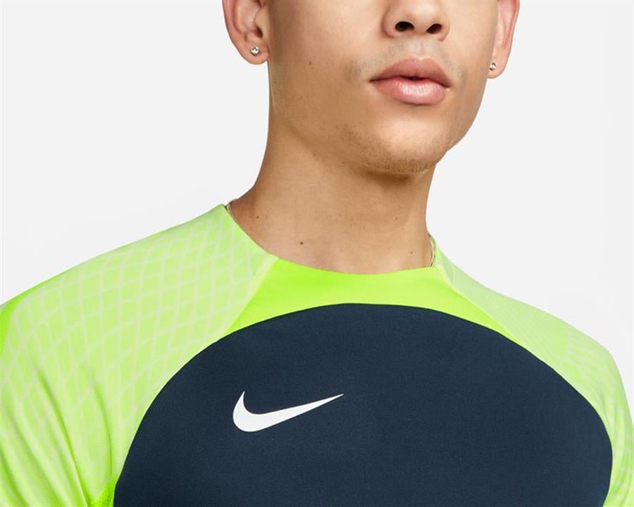 Nike Strike 23 Erkek Futbol Antrenman Tişörtü DR2276-452