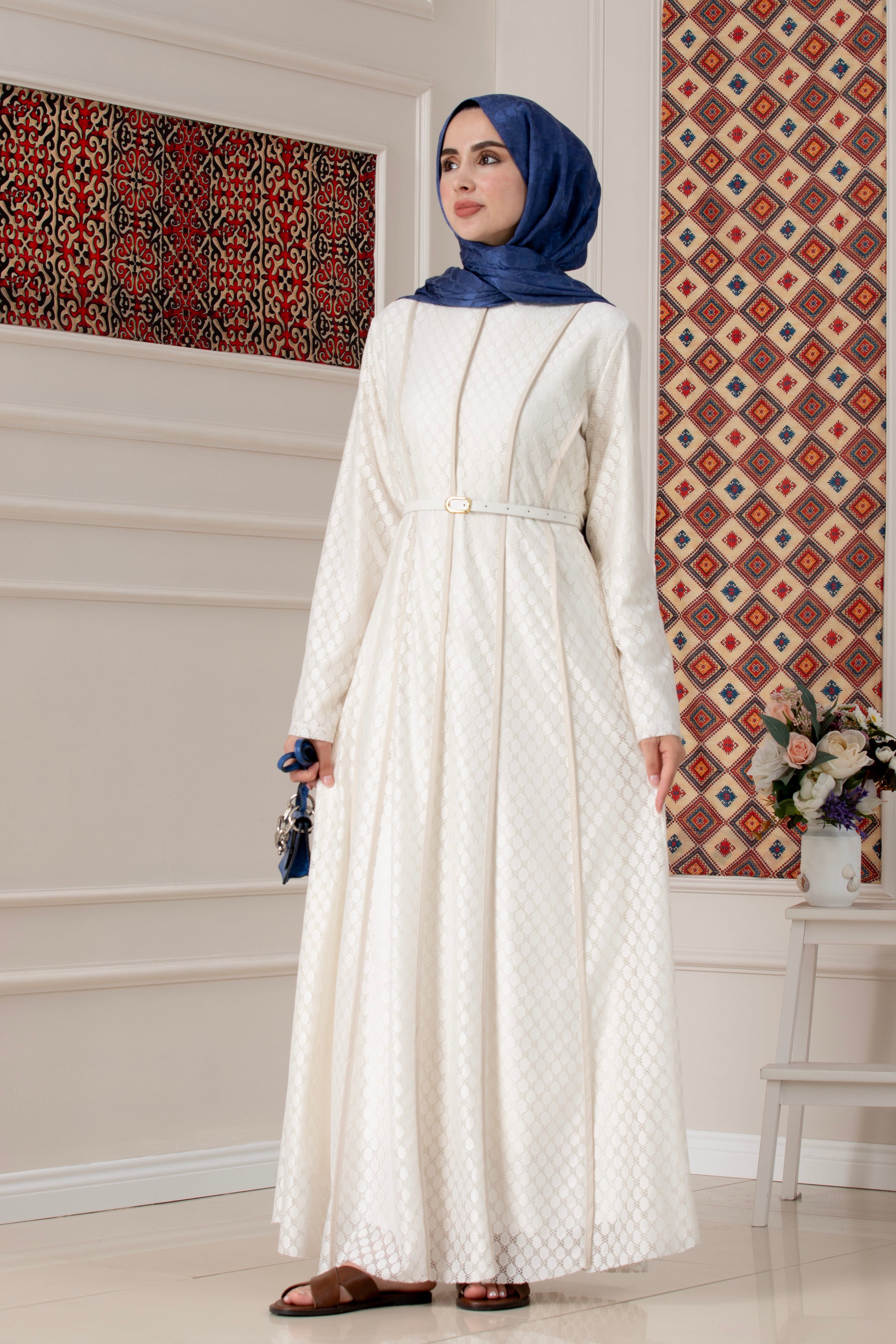 Biye Detaylı Kemerli Dantel Tesettür Elbise-KREM