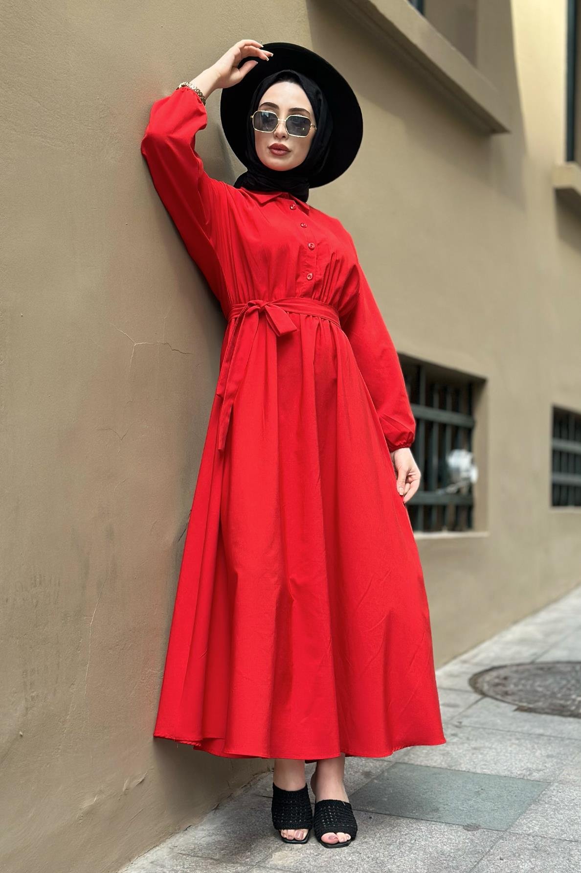 Collared Whirling Dervish Model Dress-Red