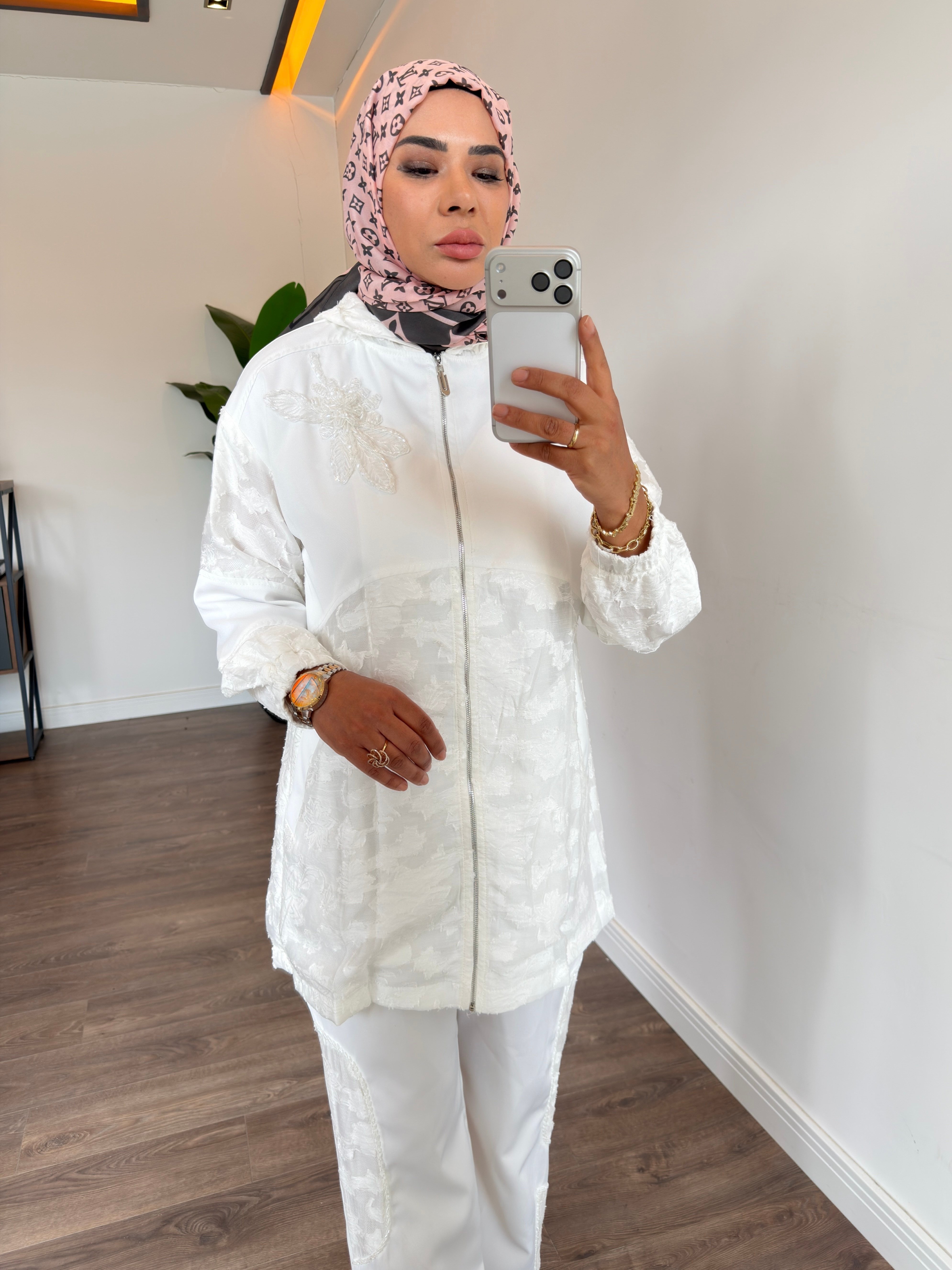 Kristal Boncuklu Kesme Jakar Takım - Ekru