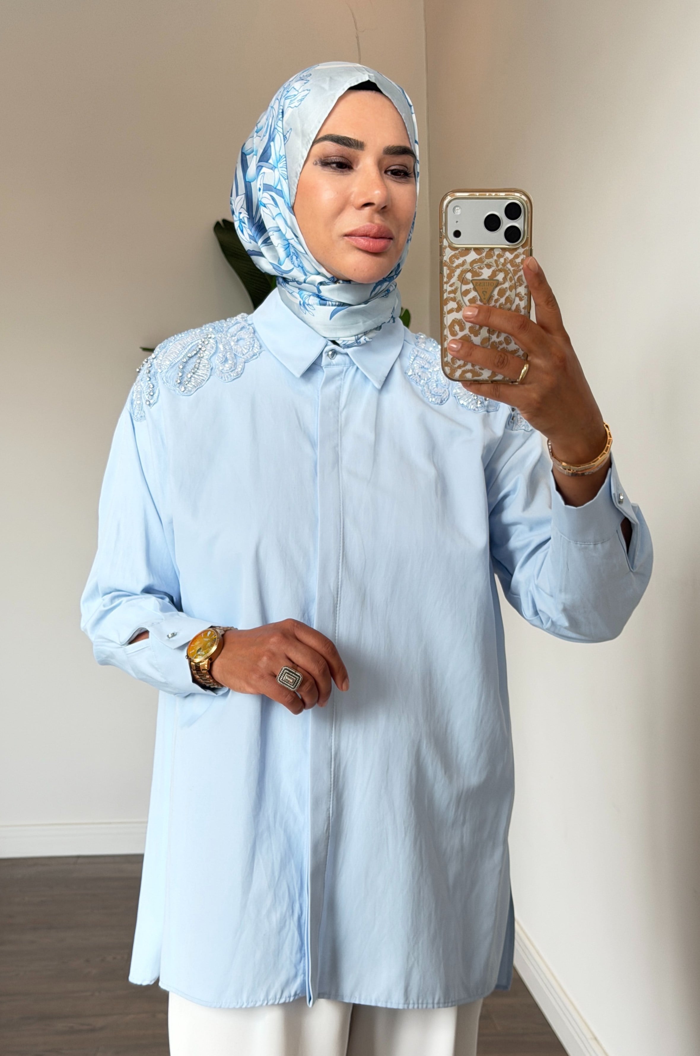 Omuzları Kristal Boncuk İşlemeli Gömlek - Bebe Mavisi