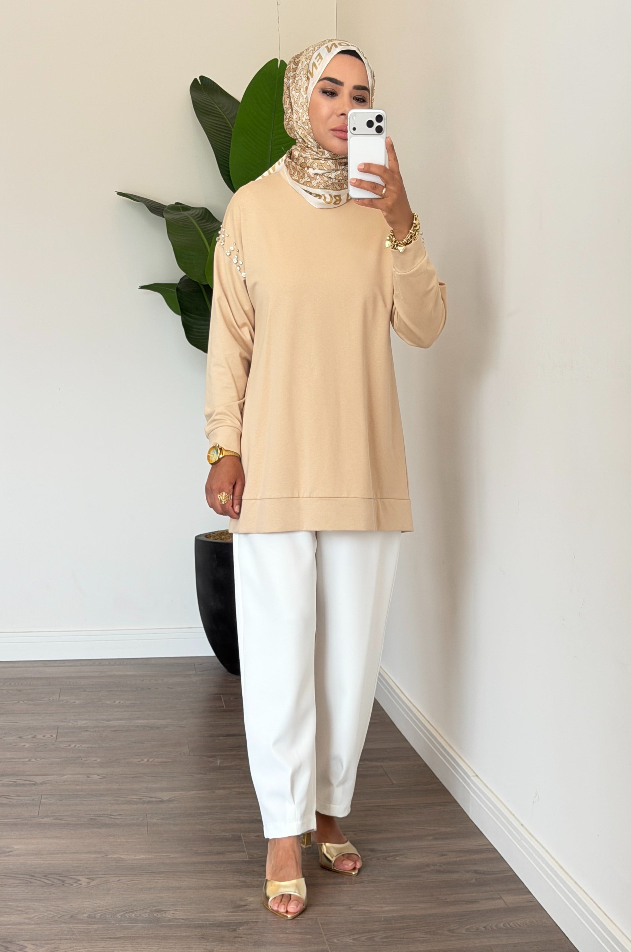 Taş Detaylı Dik Yaka Sweatshirt - Bej