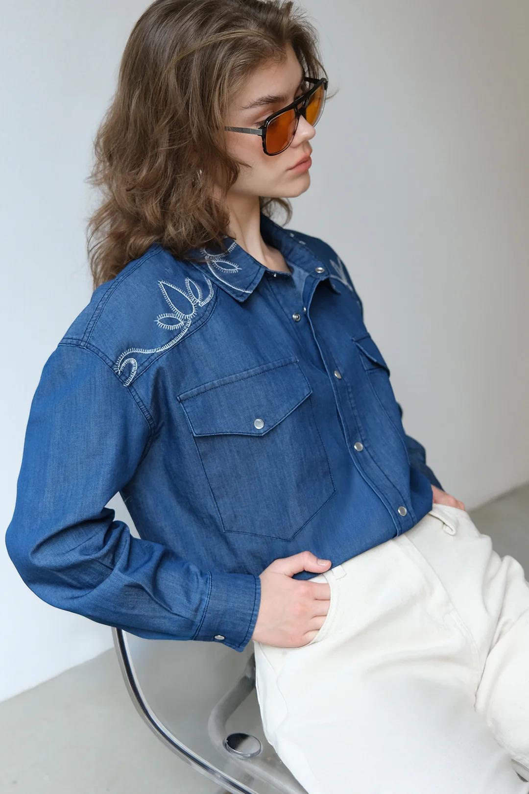 Touche Omuz Nakışlı Denim Efektli Gömlek - Denım