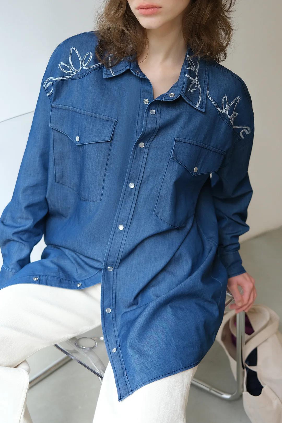 Touche Omuz Nakışlı Denim Efektli Gömlek - Denım