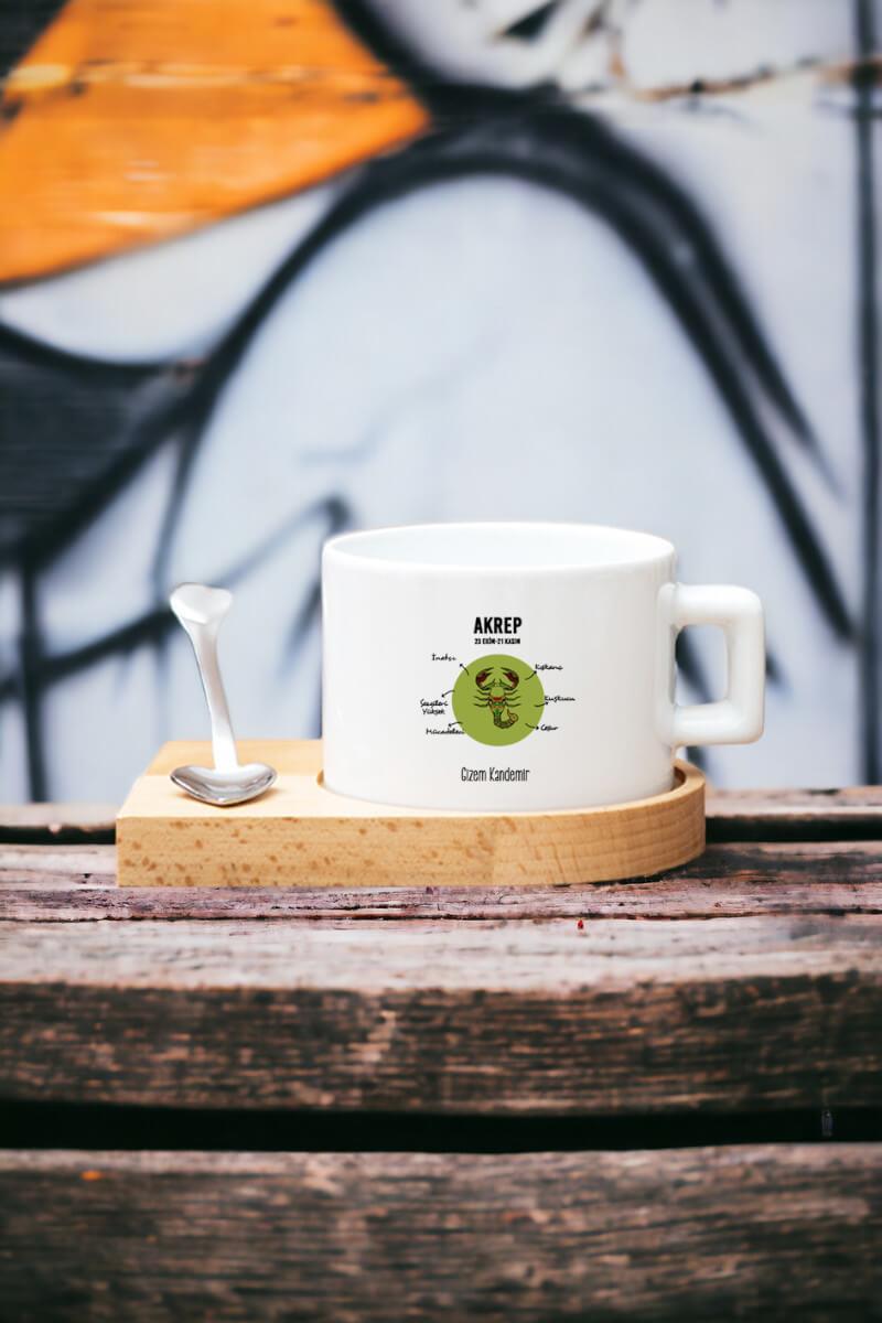 Akrep Burcu Kadına Hediye Ahşap Altlıklı Fincan