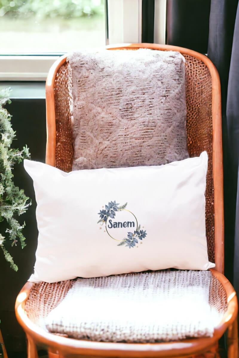 Anneler Günü Hediyesi İsme Özel Çiçek Desenli Dikdörtgen Yastık