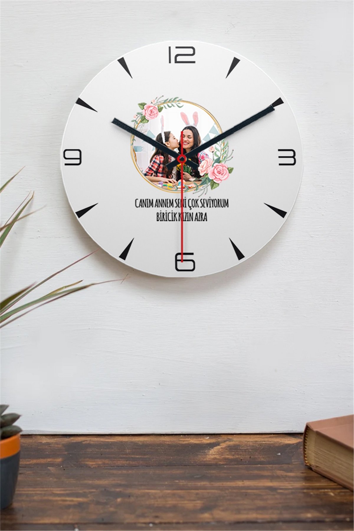Anneye Hediye Fotoğraflı Ahşap Duvar Saati