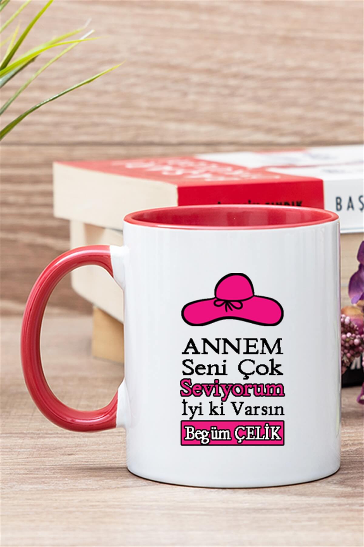 Anneye Hediye İsimli İçi Renkli Kupa Bardak
