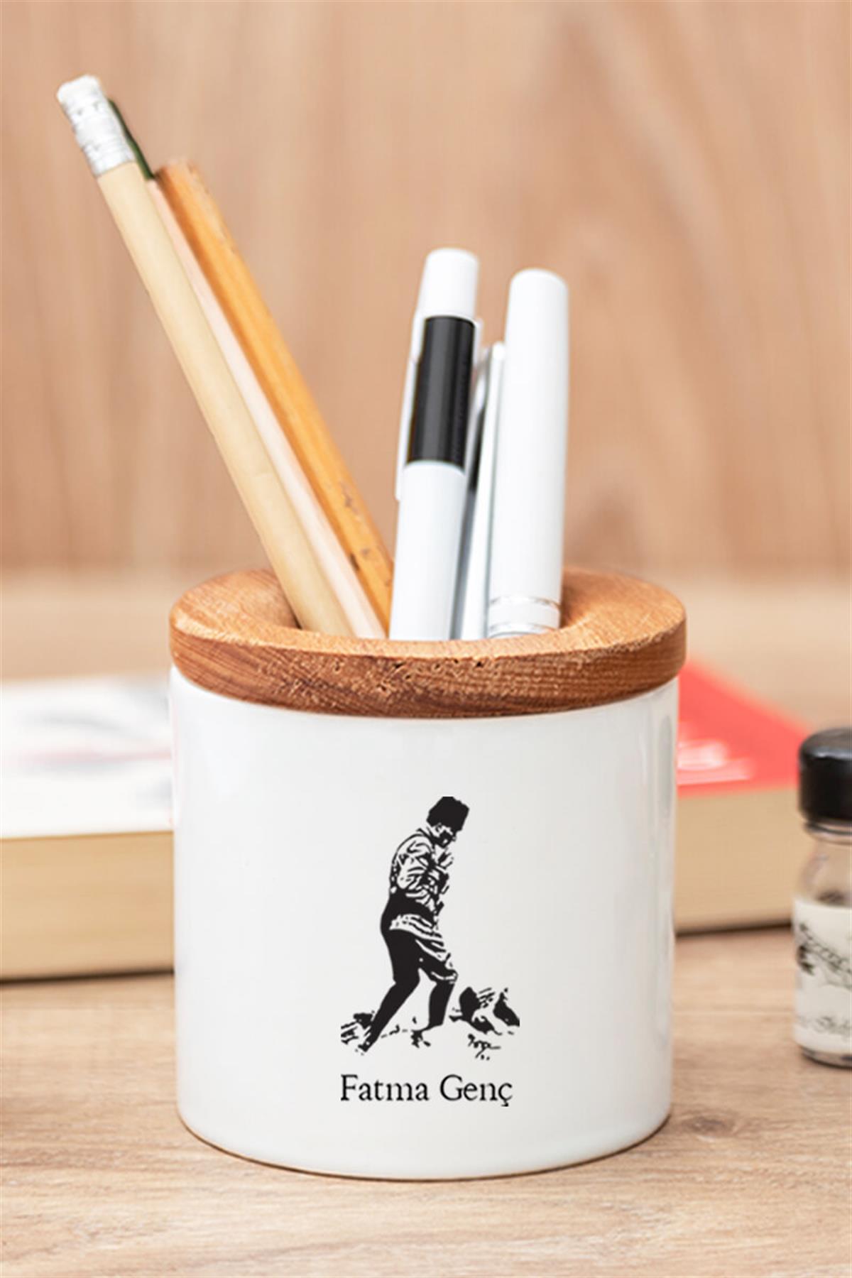 Atatürk Baskılı İsme Özel Ahşap Altlıklı Fincan ve Kalemlik