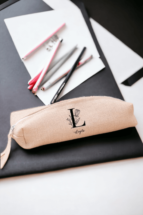 Baş Harfli Çiçek Tasarım Keten Bez Kalemlik