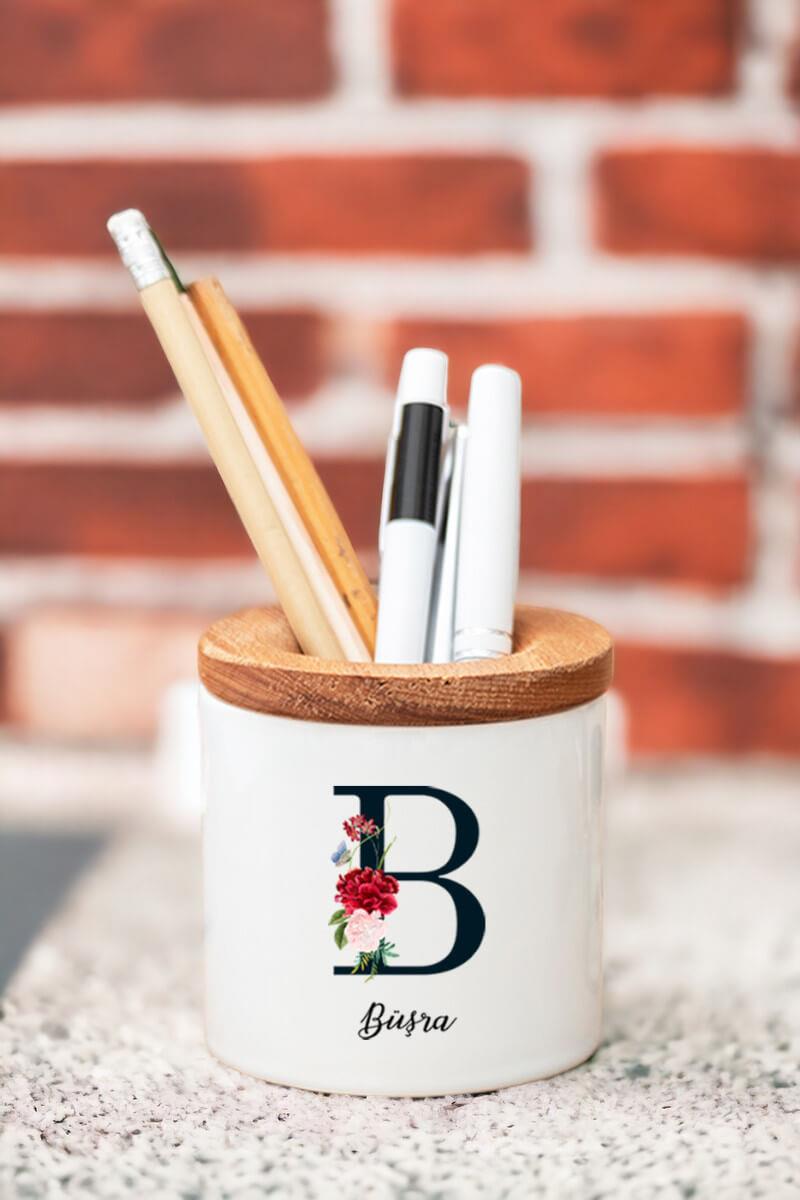 Baş Harfli ve İsimli Ahşap Kapaklı Kalemlik