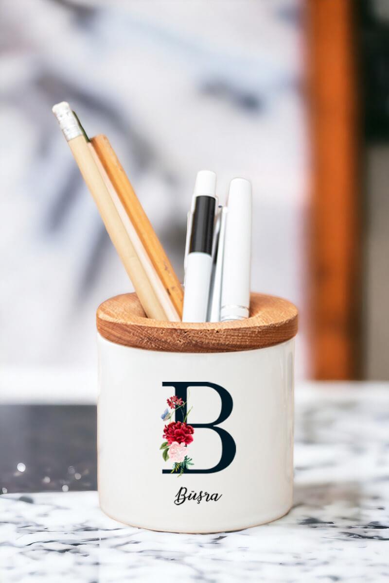 Baş Harfli ve İsimli Ahşap Kapaklı Kalemlik