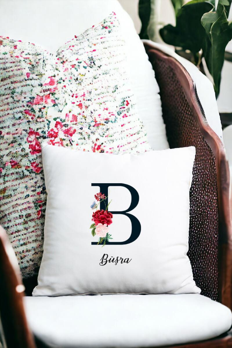 Baş Harfli ve İsimli Saten Kare Yastık