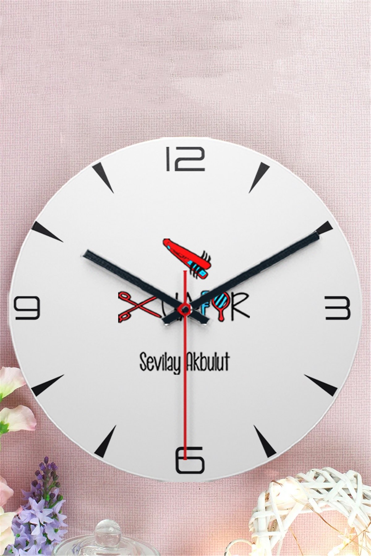 Bayan Kuaförü Ahşap Duvar Saati