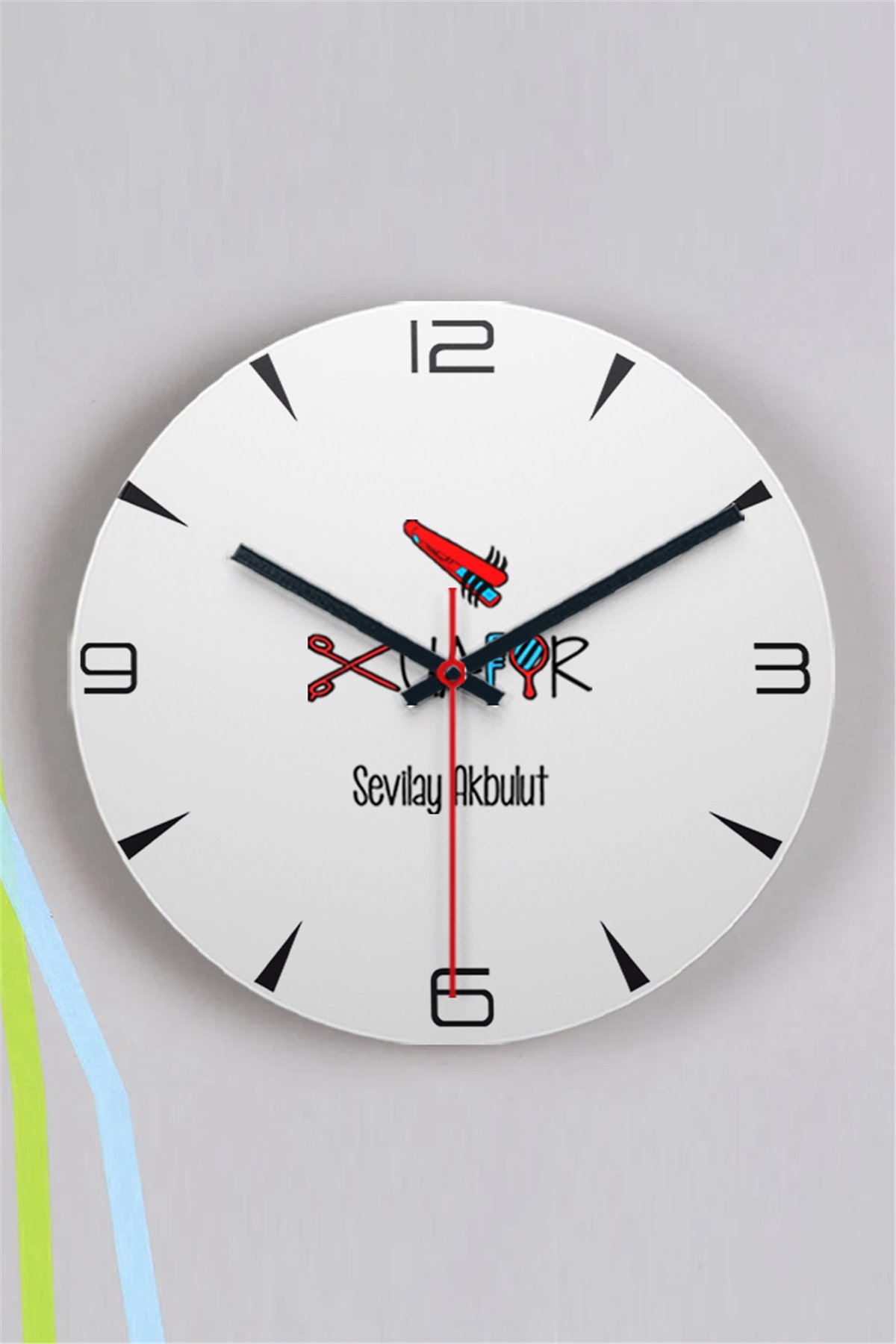 Bayan Kuaförü Ahşap Duvar Saati